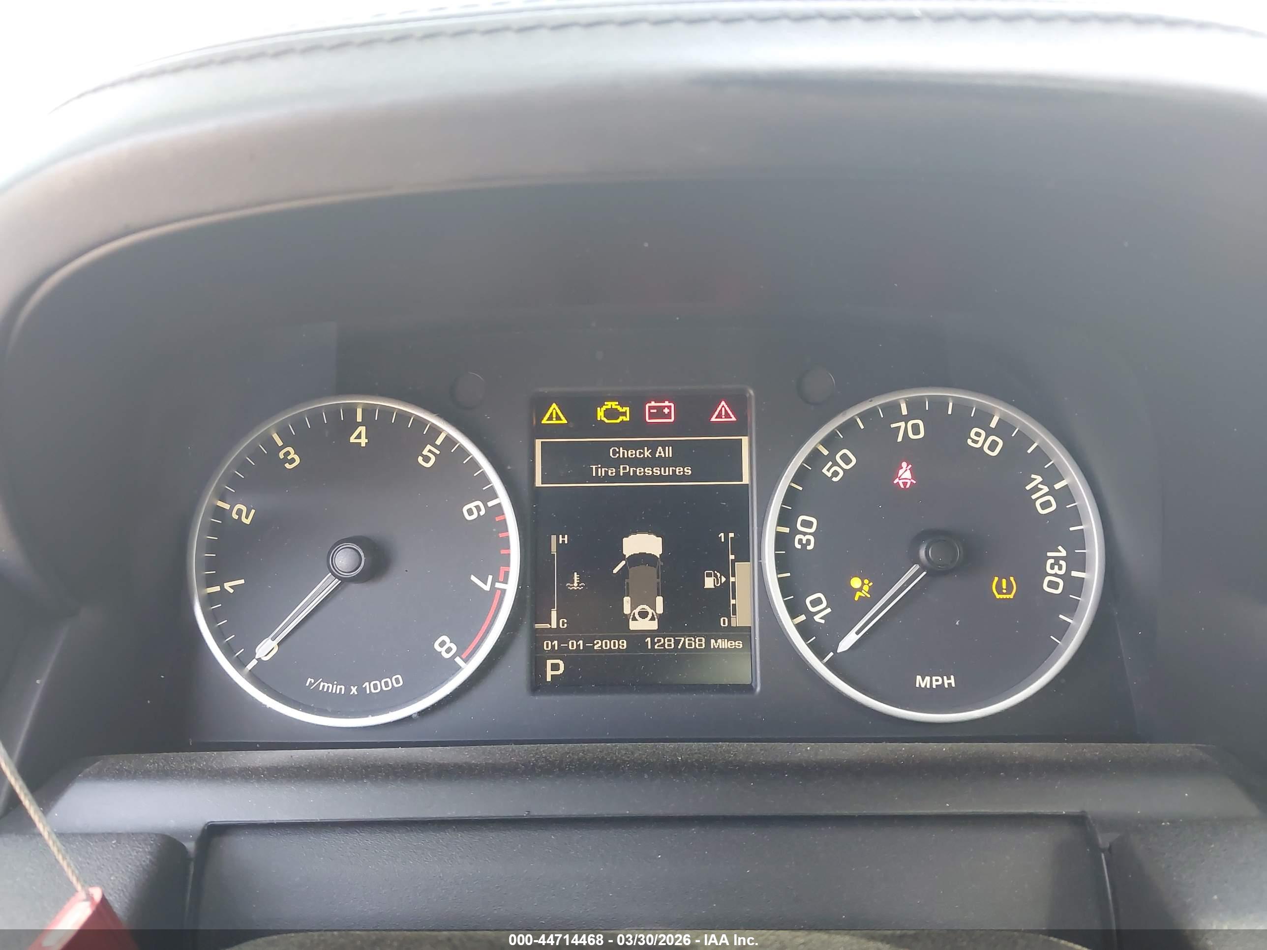 LAND ROVER image 7
