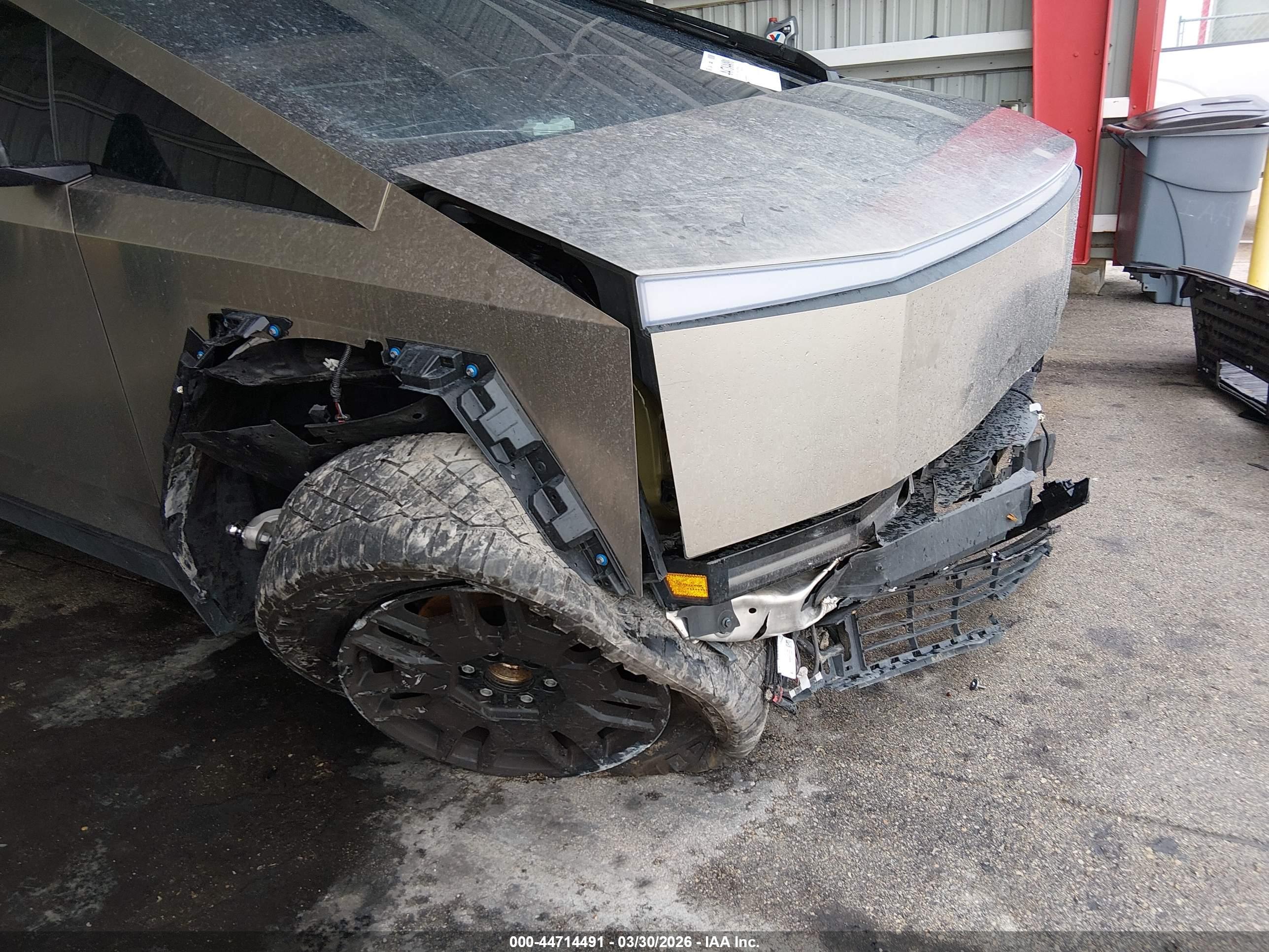 TESLA CYBERTRUCK image 6