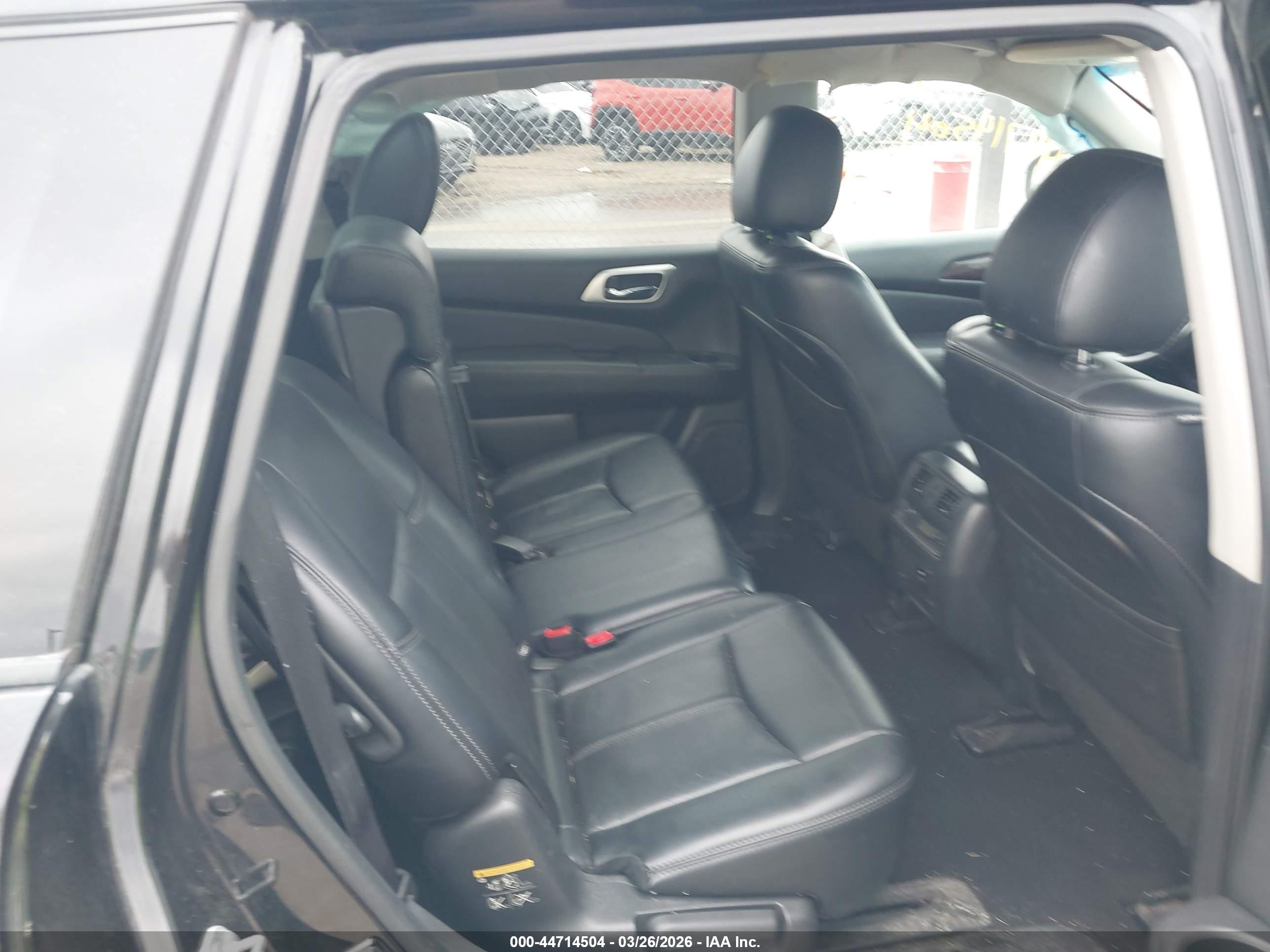 NISSAN PATHFINDER image 8