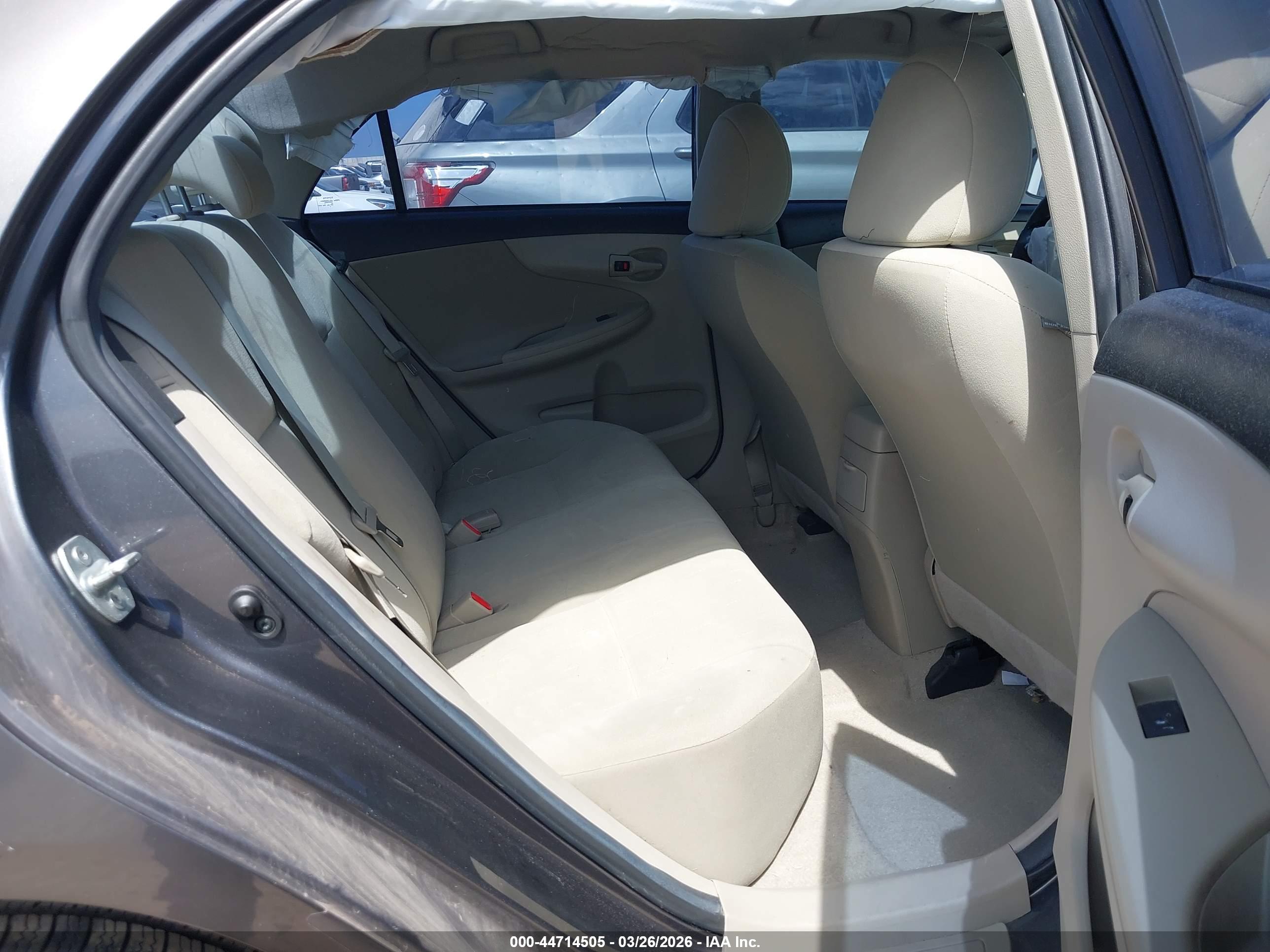 TOYOTA COROLLA image 8