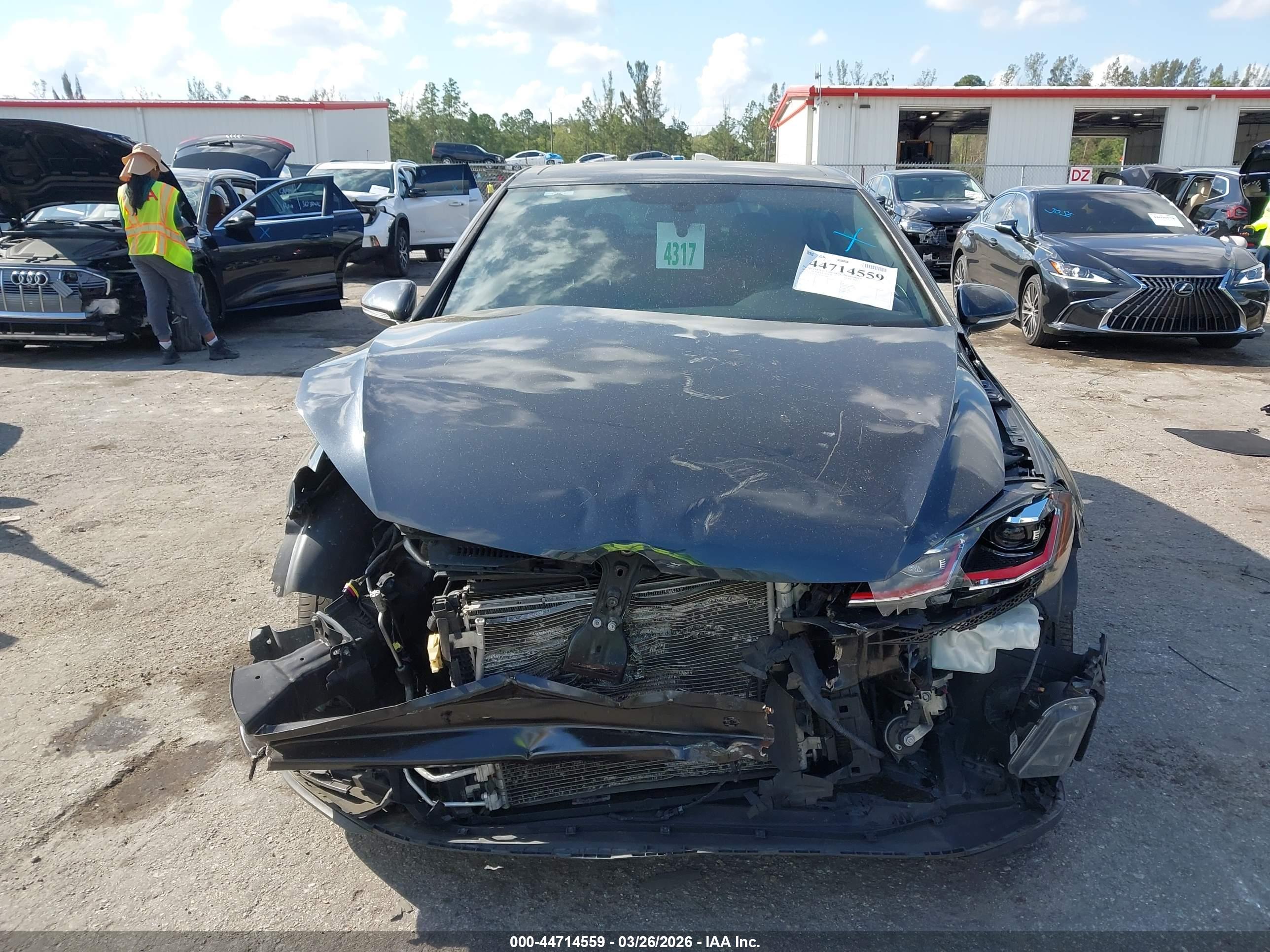VOLKSWAGEN GOLF image 6