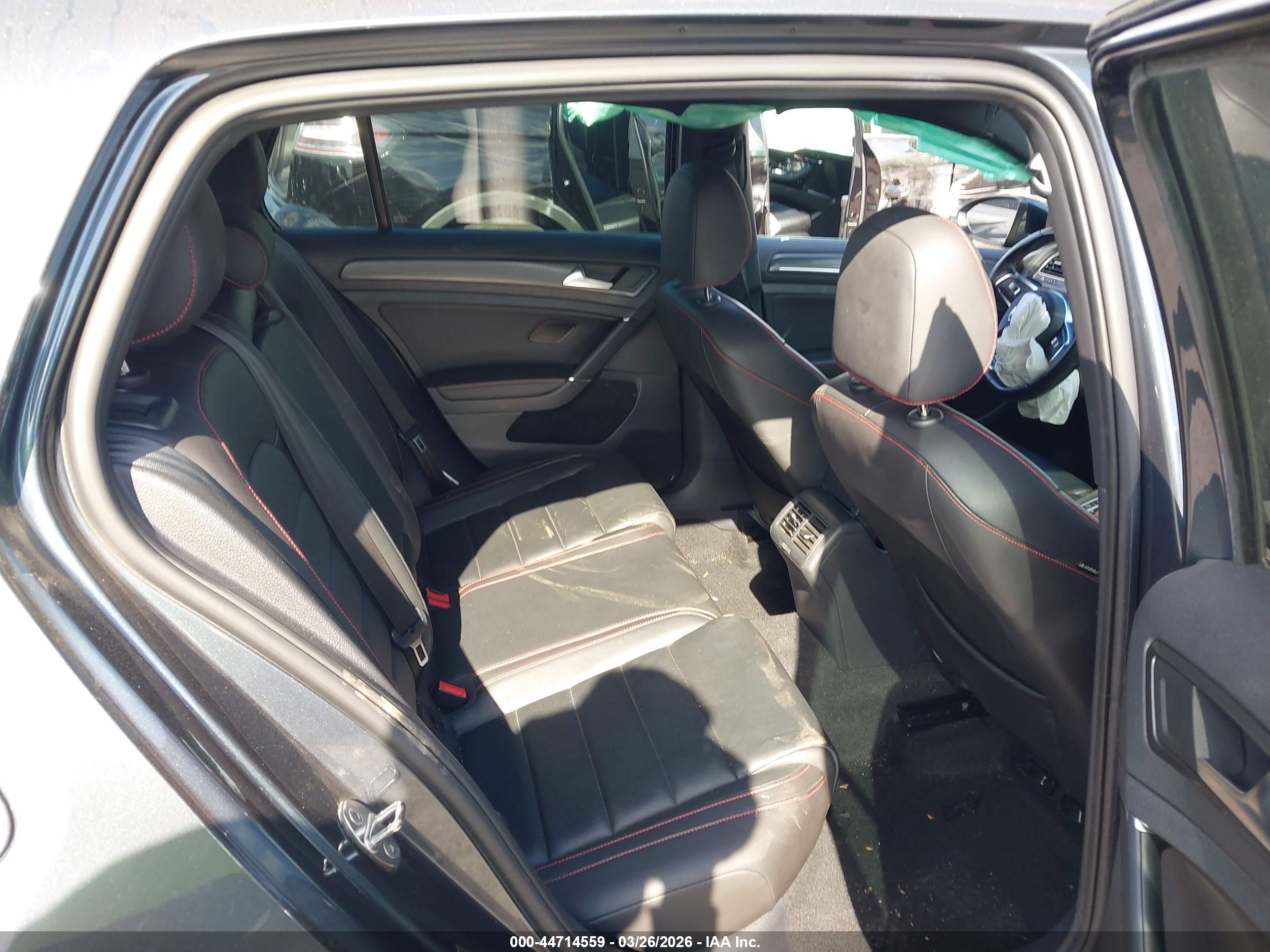 VOLKSWAGEN GOLF image 8