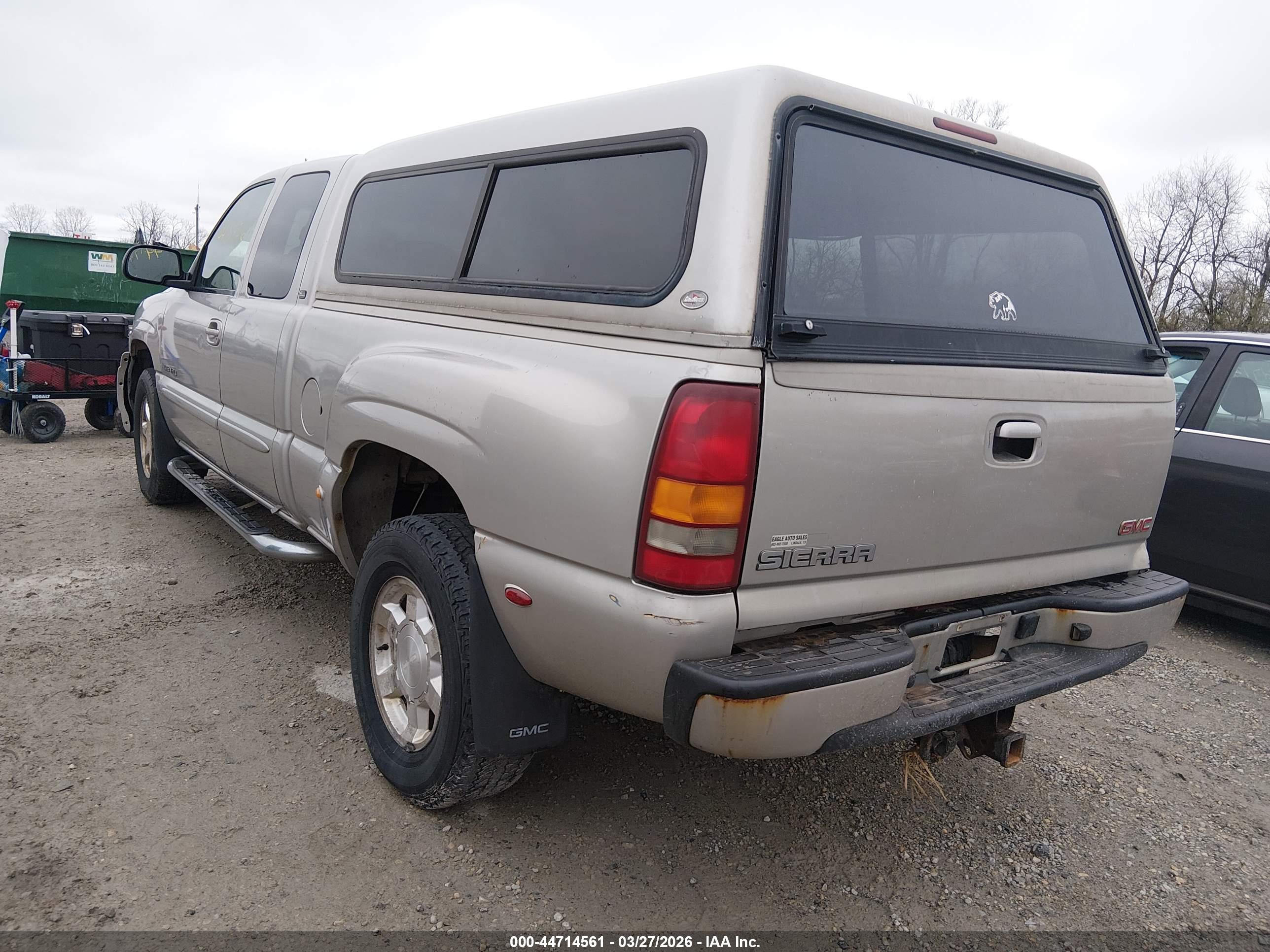 GMC SIERRA image 3