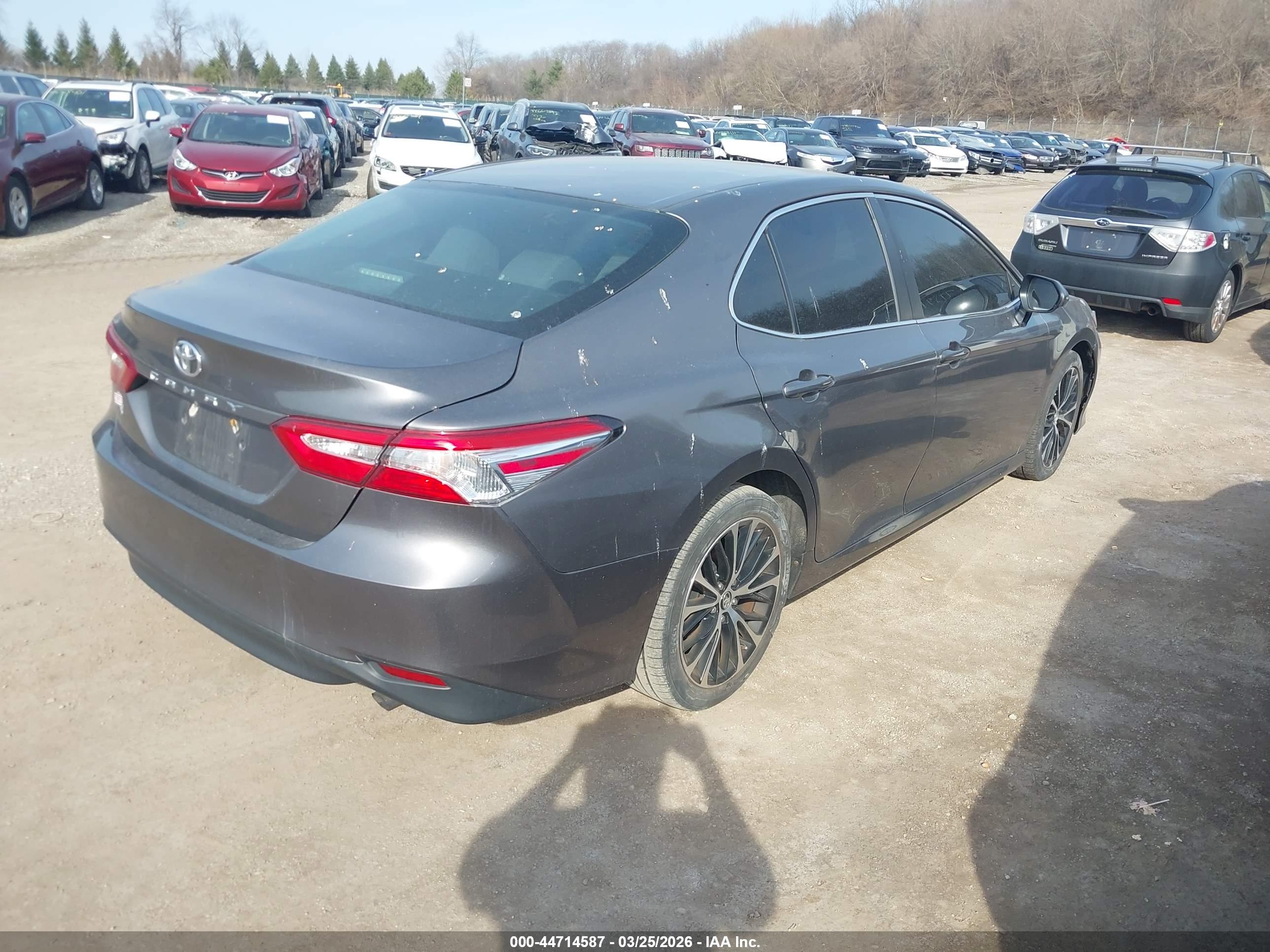 TOYOTA CAMRY image 4