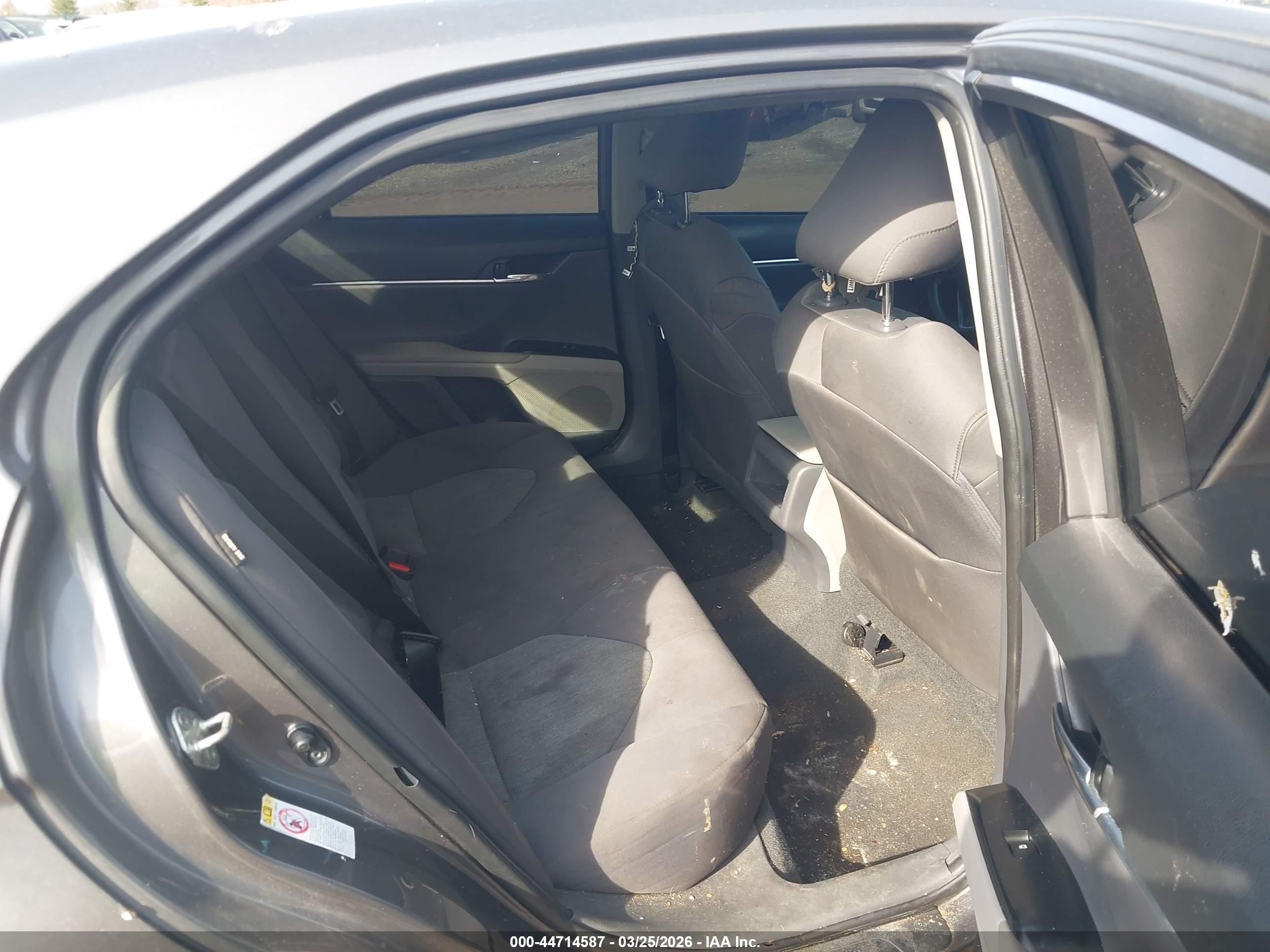 TOYOTA CAMRY image 8