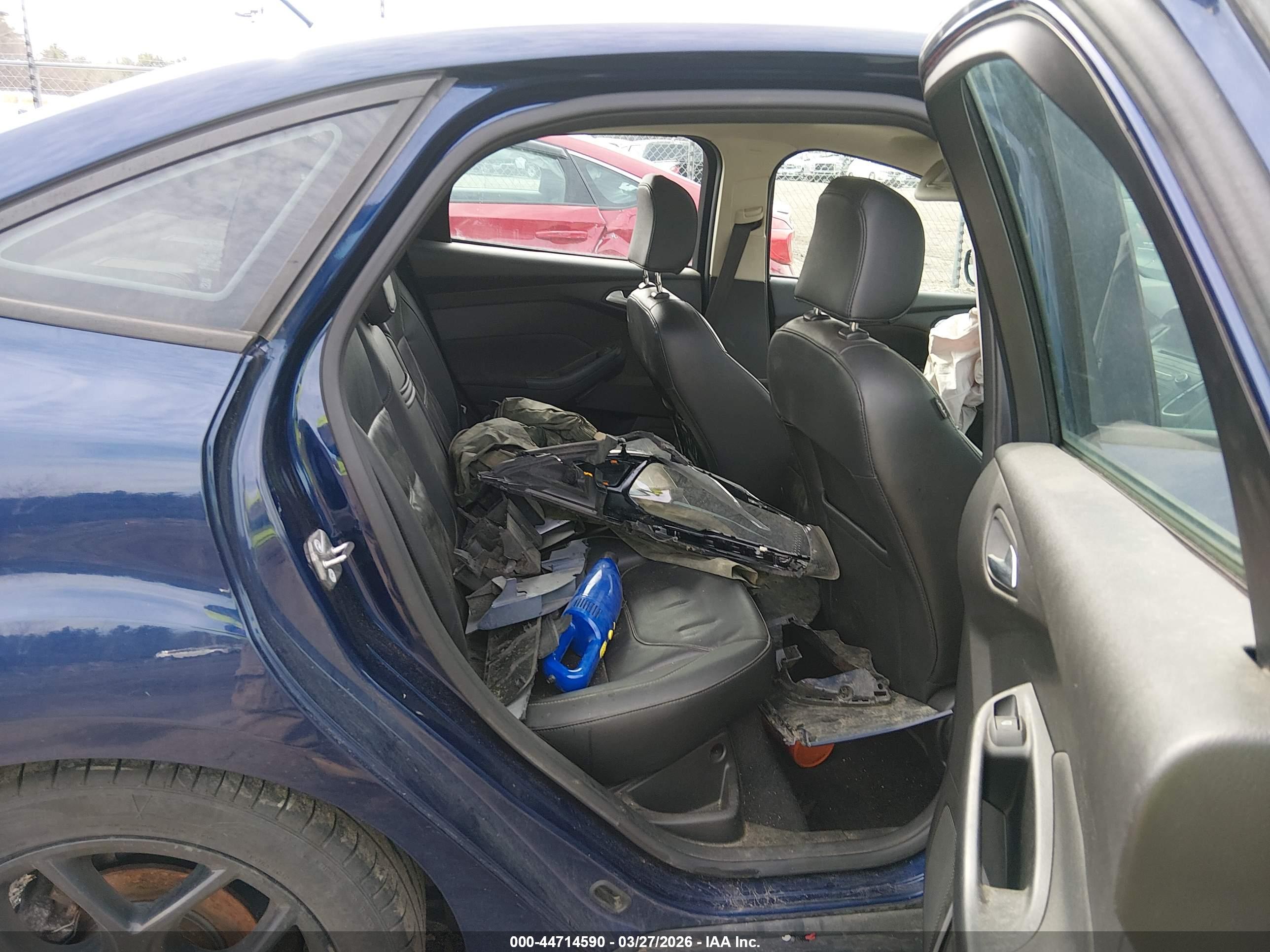 FORD FOCUS image 8