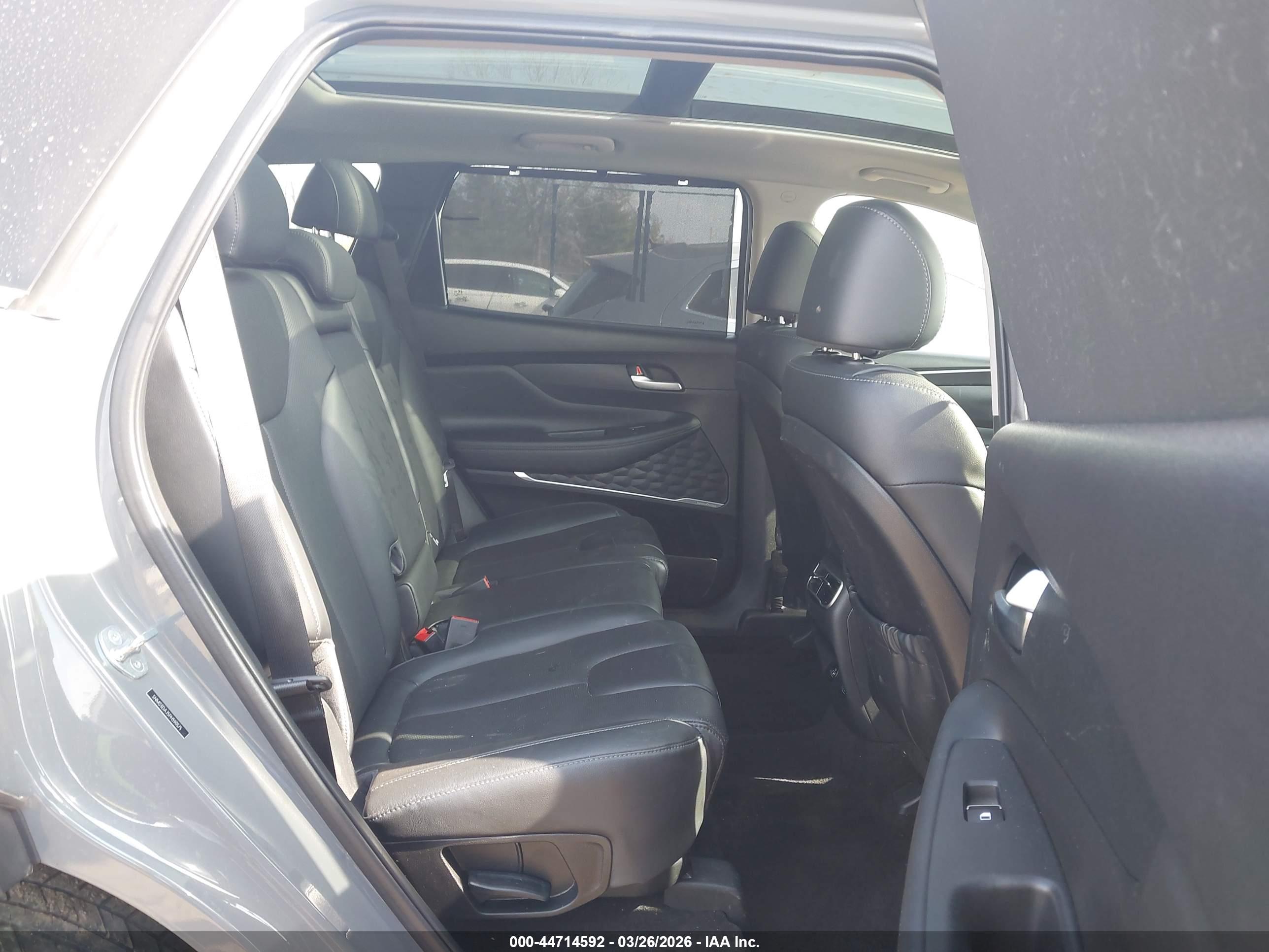 HYUNDAI SANTA image 8
