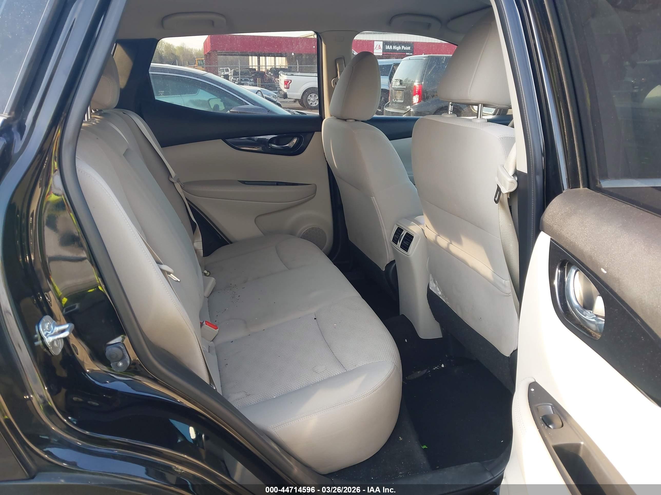 NISSAN ROGUE image 8