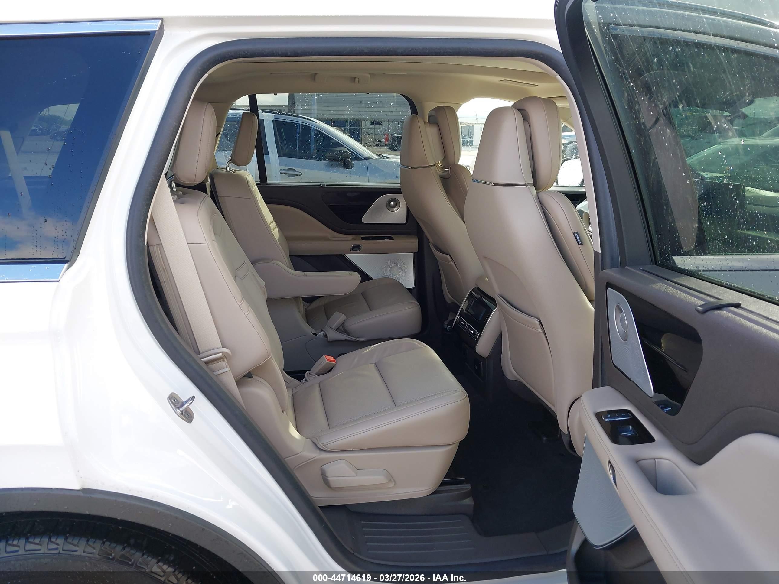 LINCOLN AVIATOR image 8