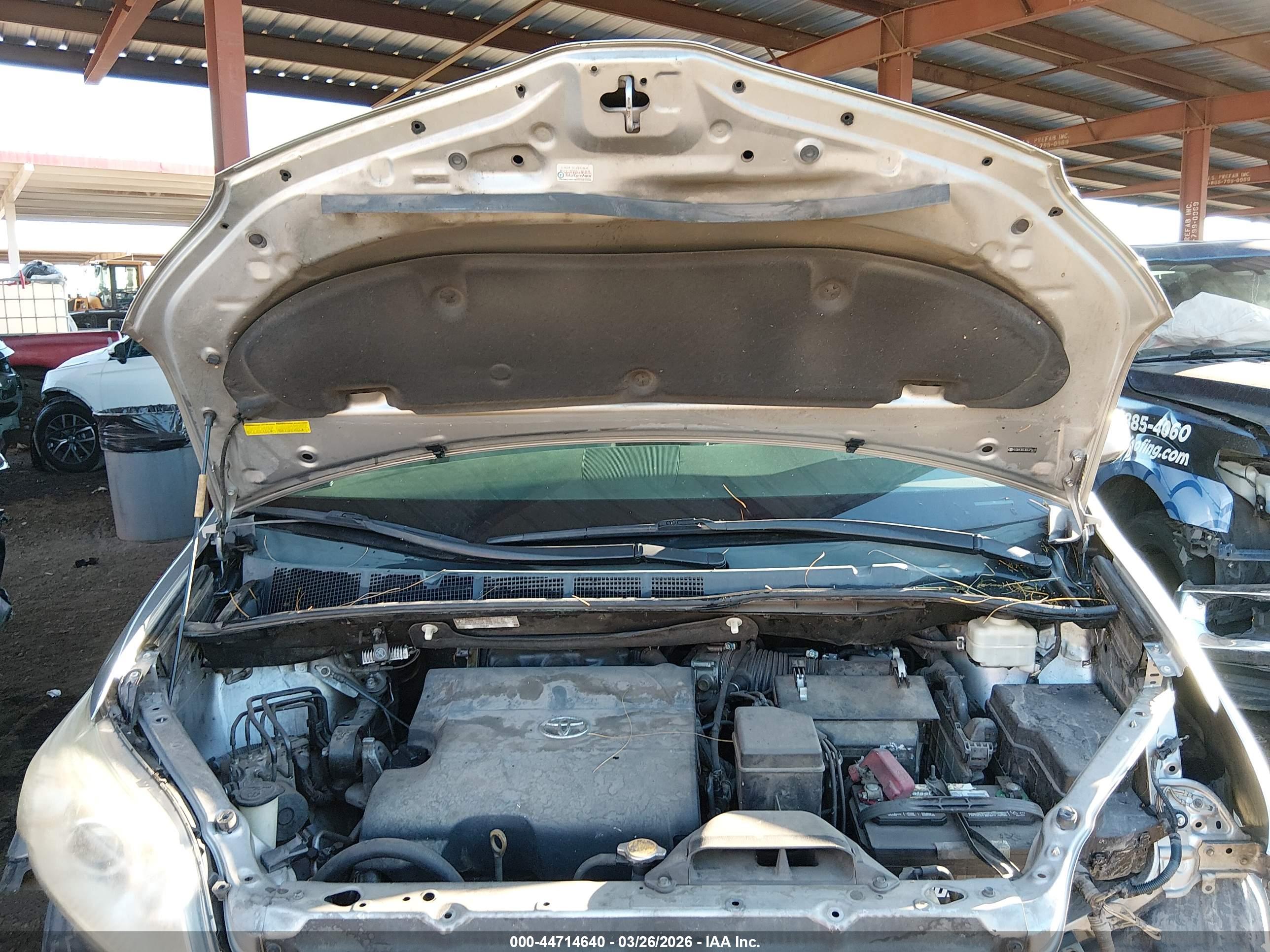 TOYOTA SIENNA image 10