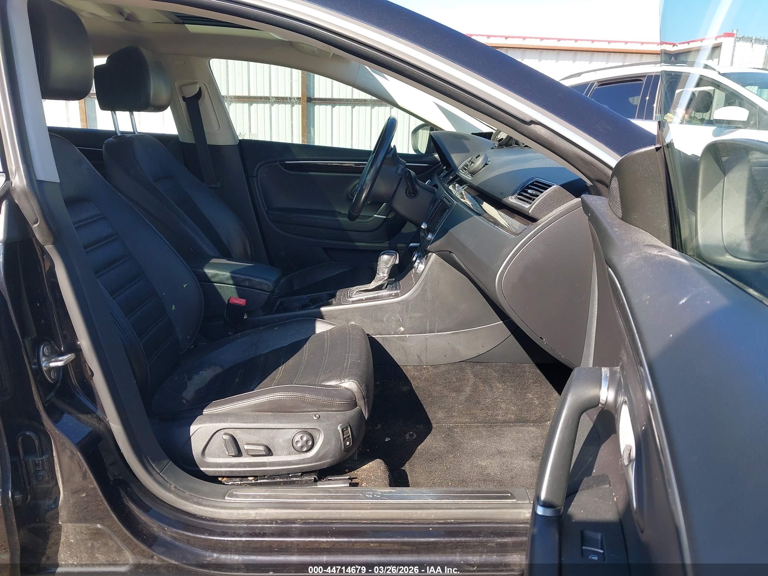 VOLKSWAGEN CC image 5