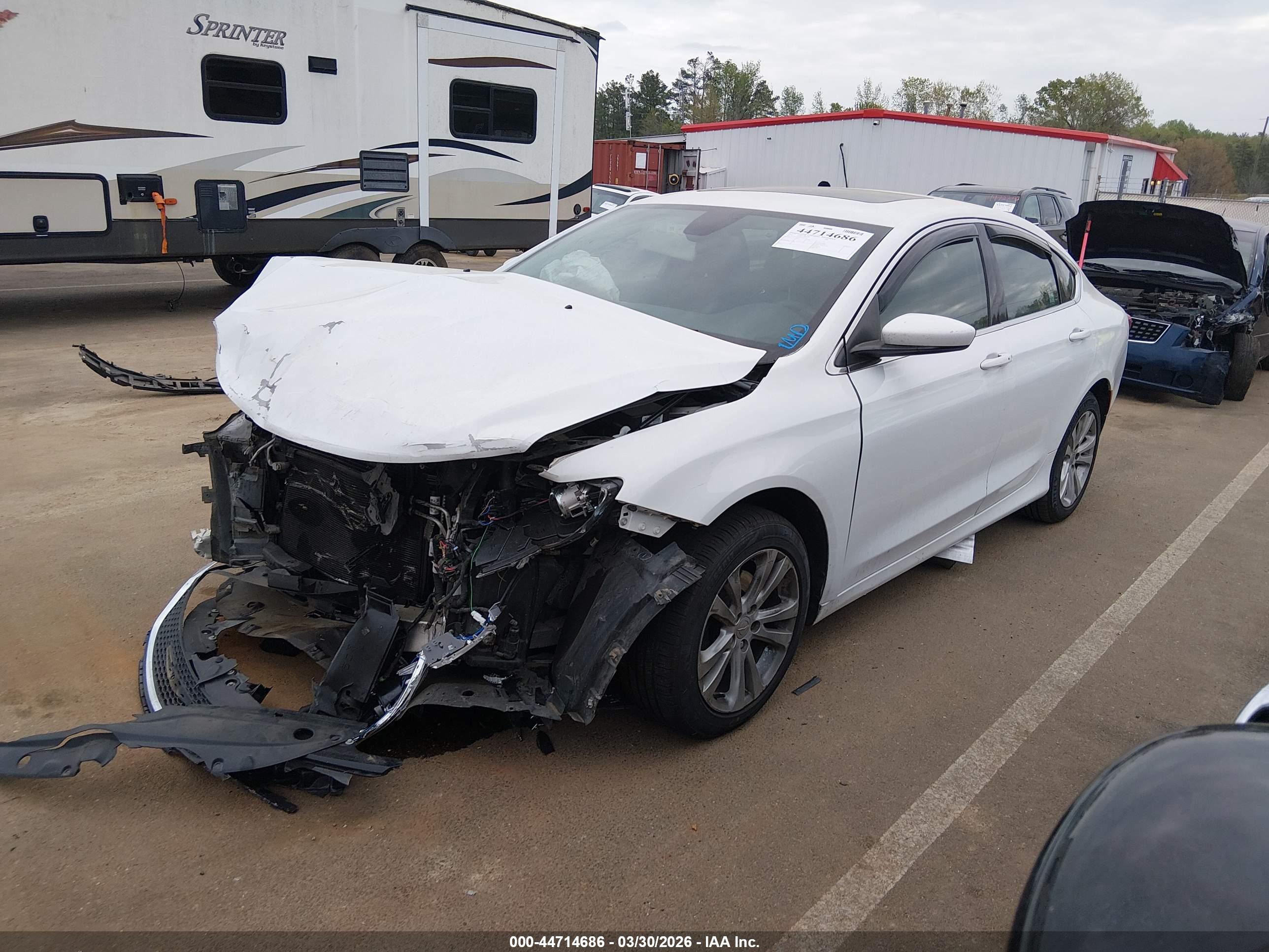 CHRYSLER 200 image 2