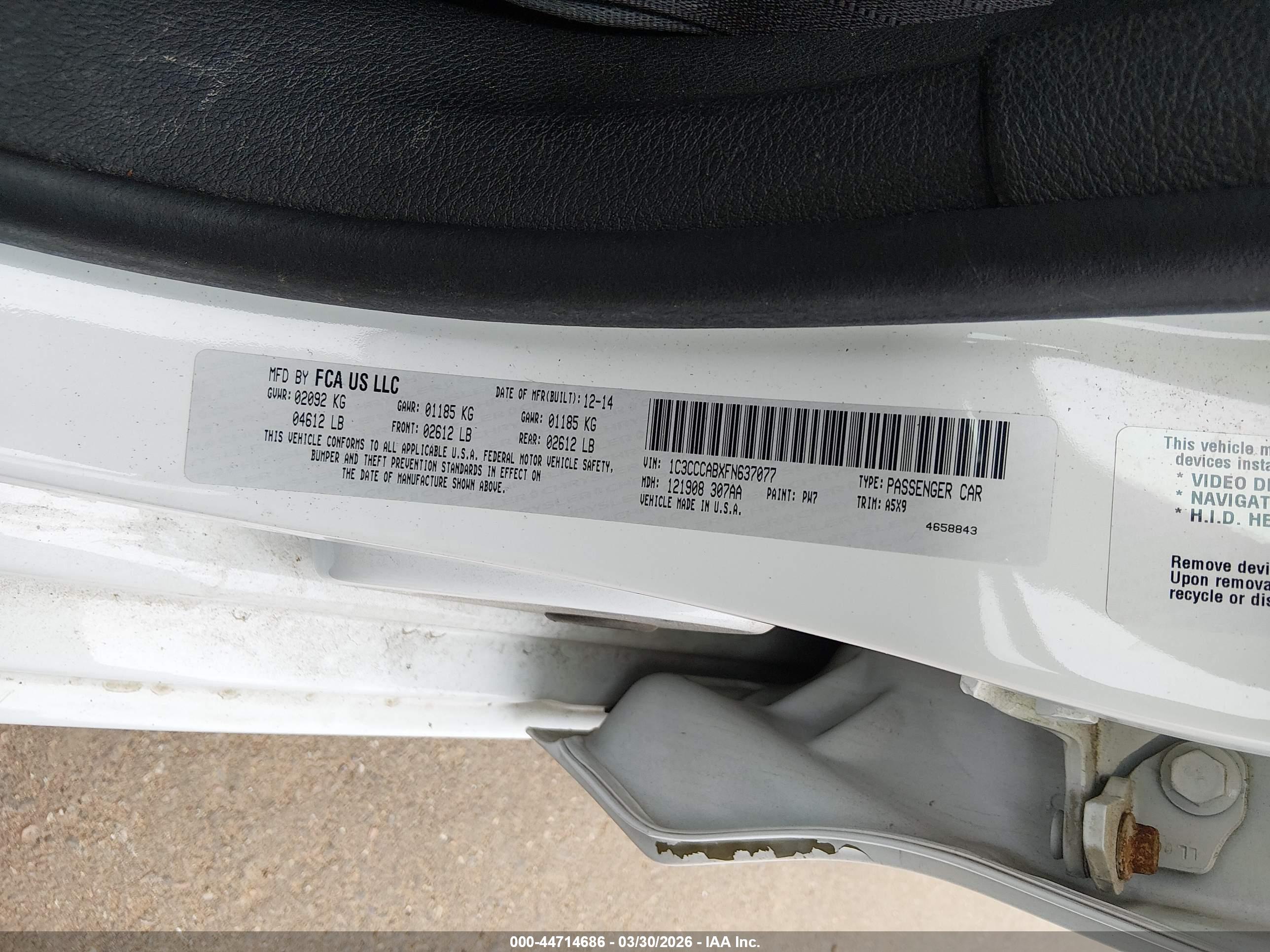CHRYSLER 200 image 9