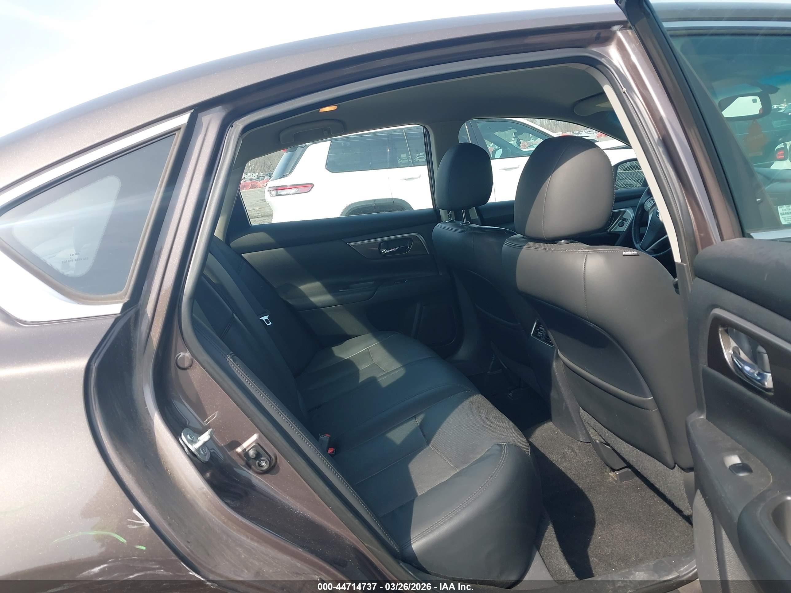 NISSAN ALTIMA image 8