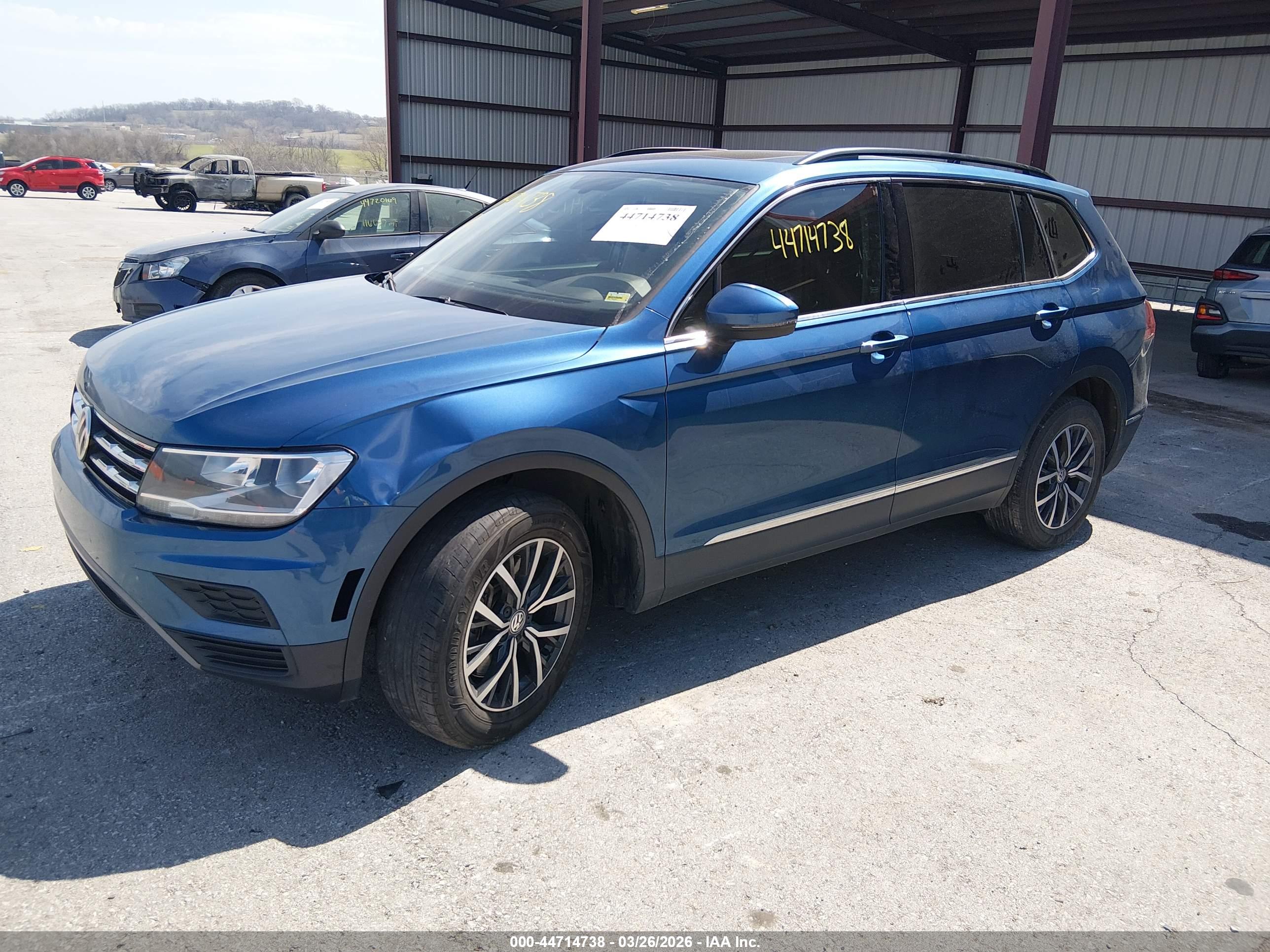 VOLKSWAGEN TIGUAN image 2