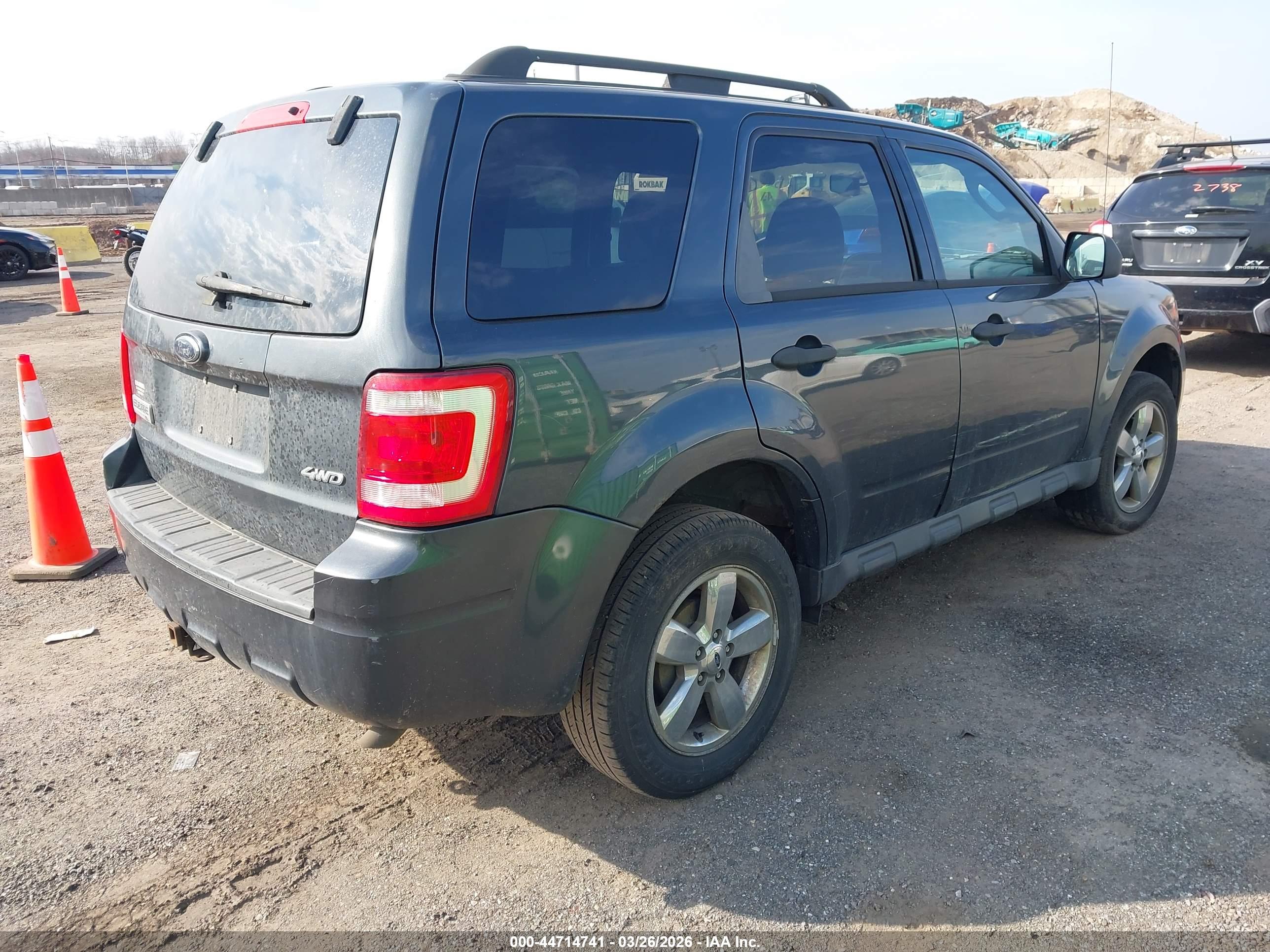 FORD ESCAPE image 4