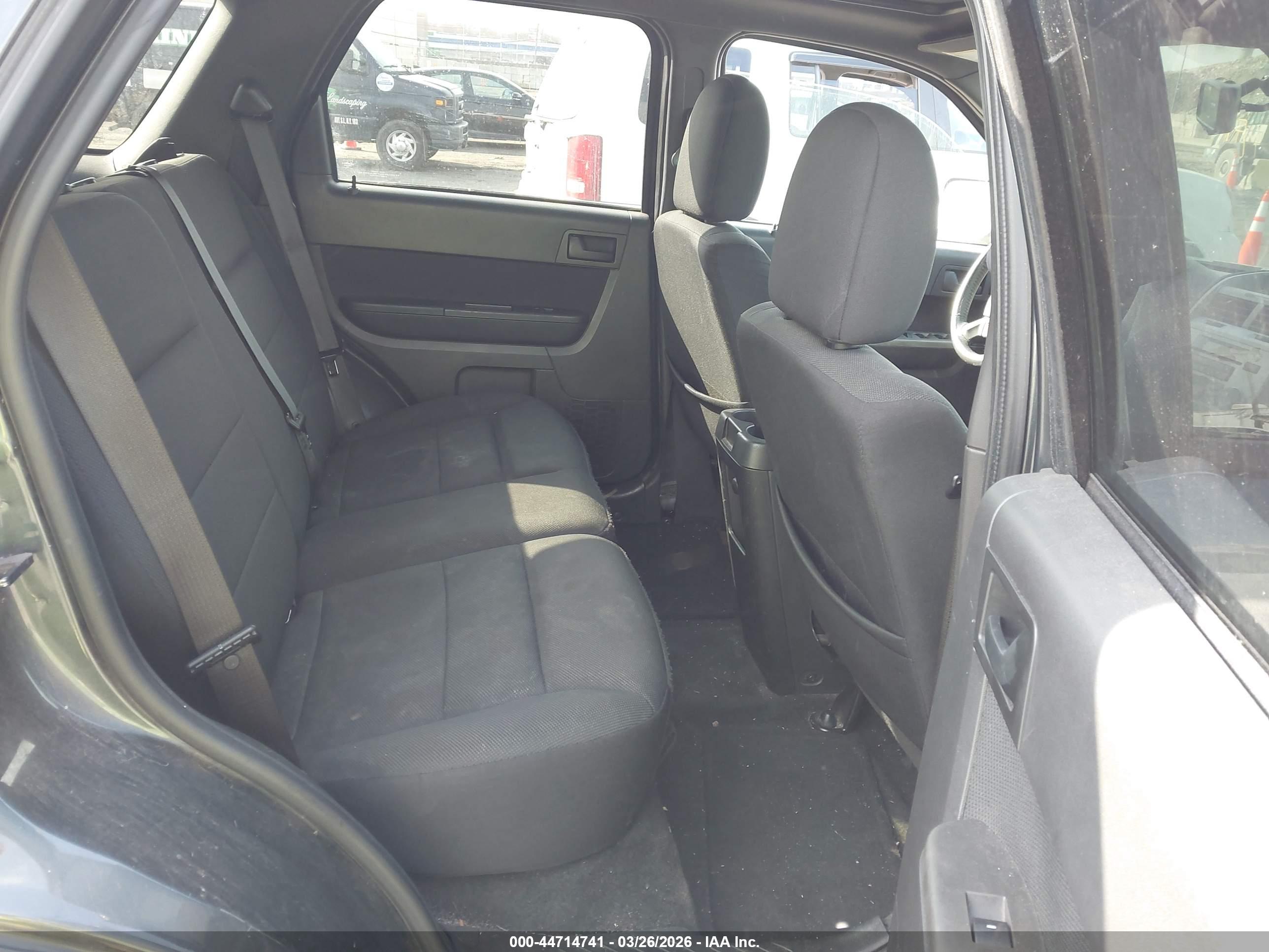 FORD ESCAPE image 8