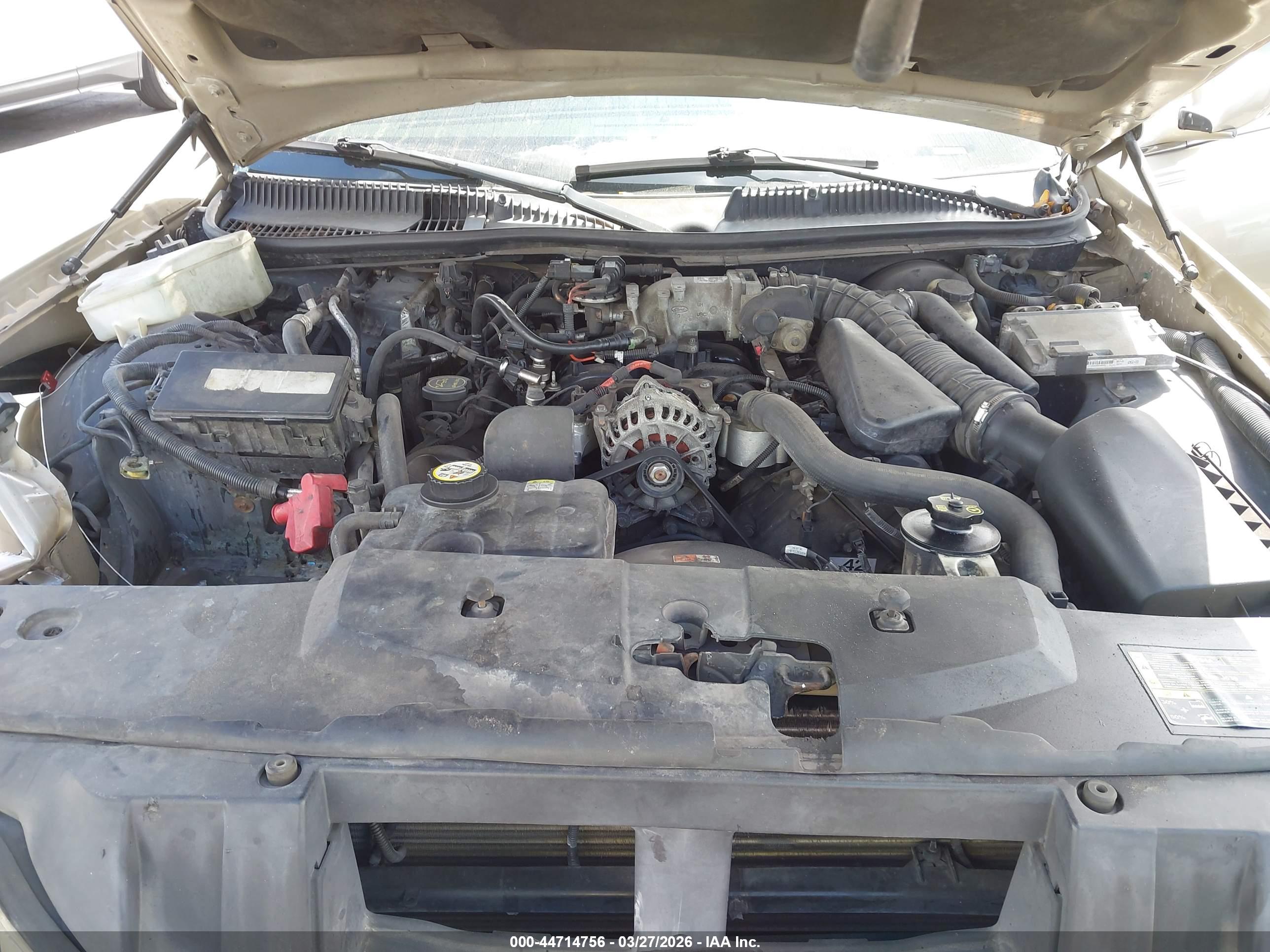LINCOLN TOWN image 10