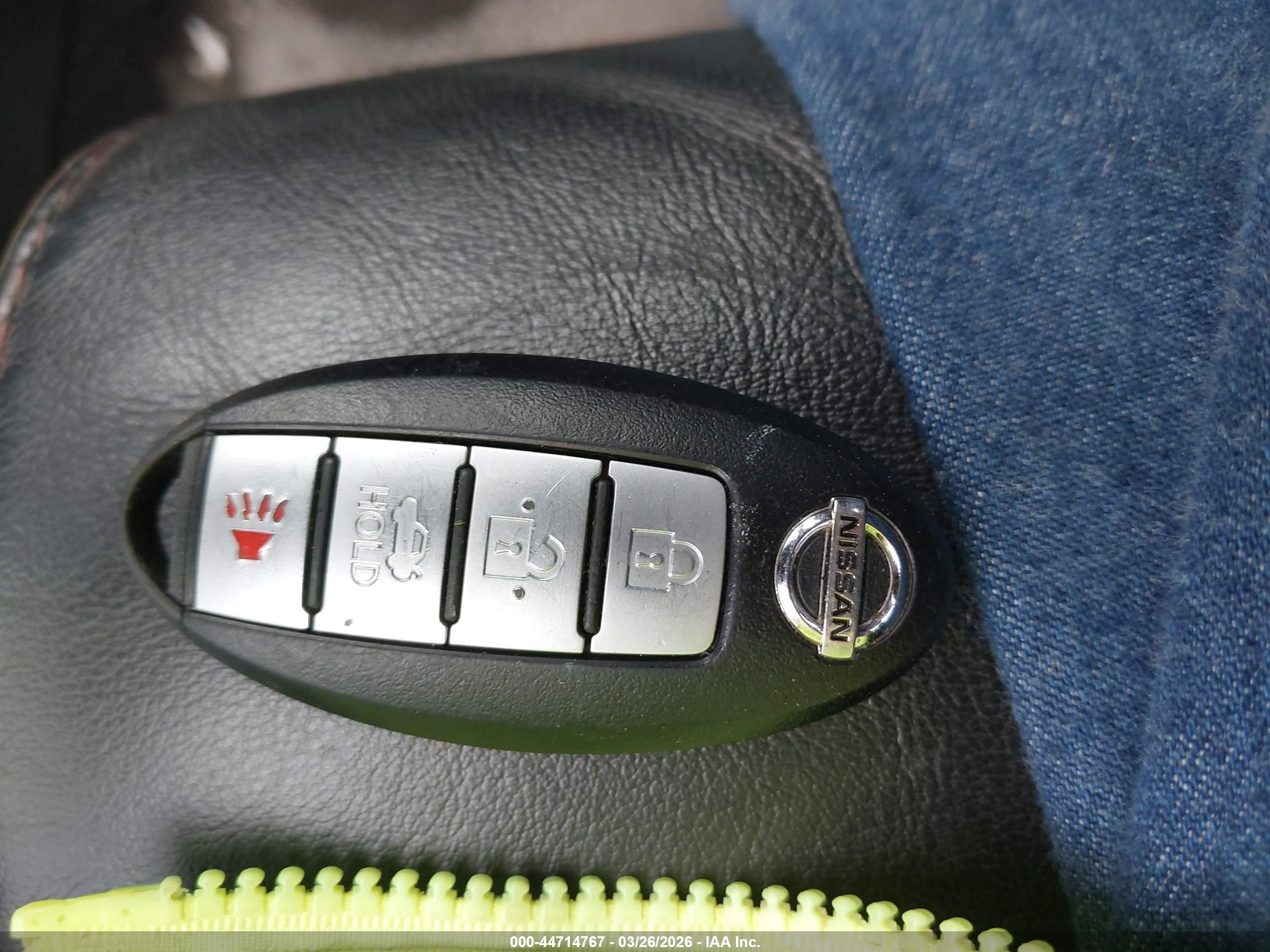 NISSAN MAXIMA image 11