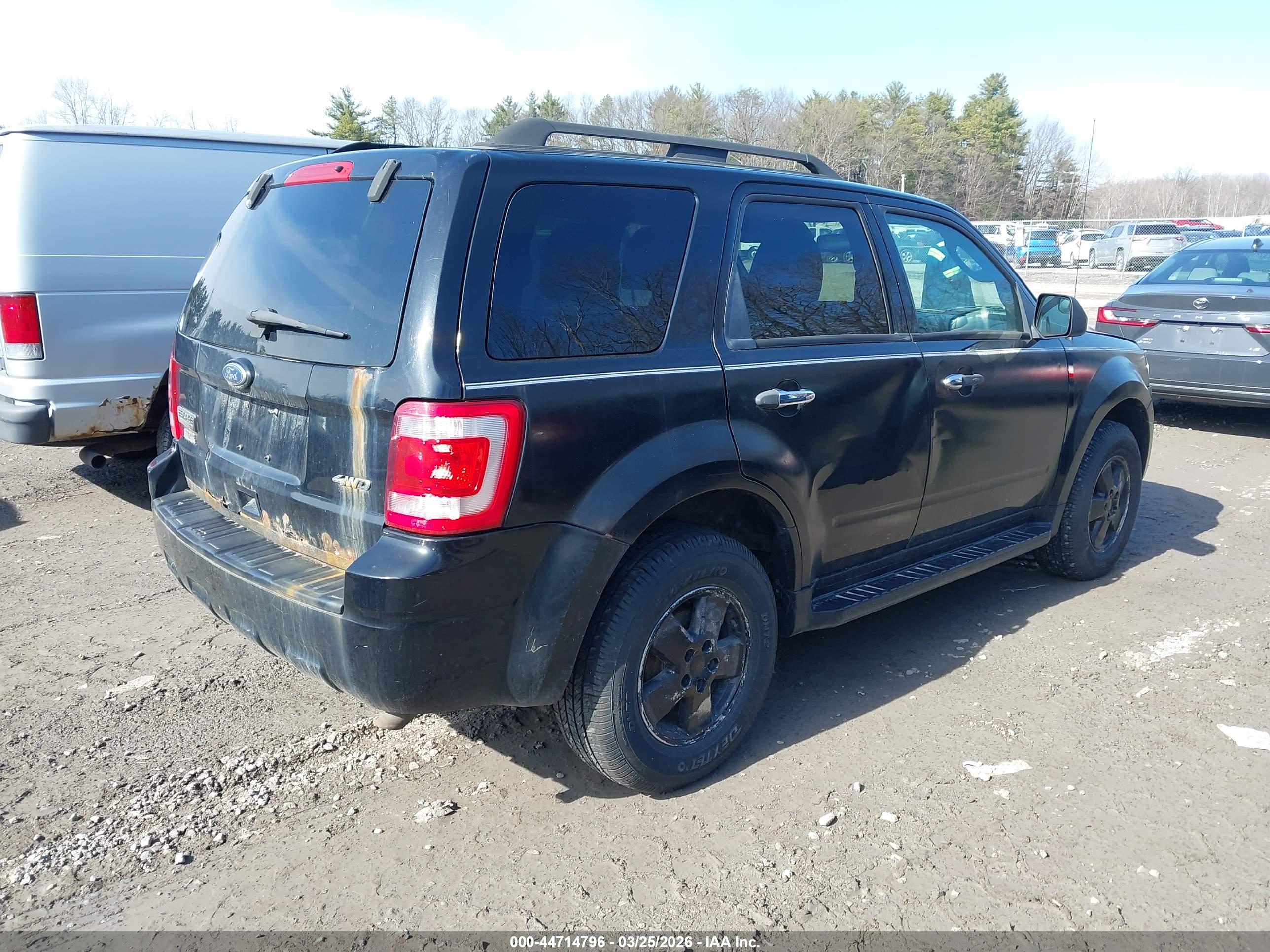 FORD ESCAPE image 4