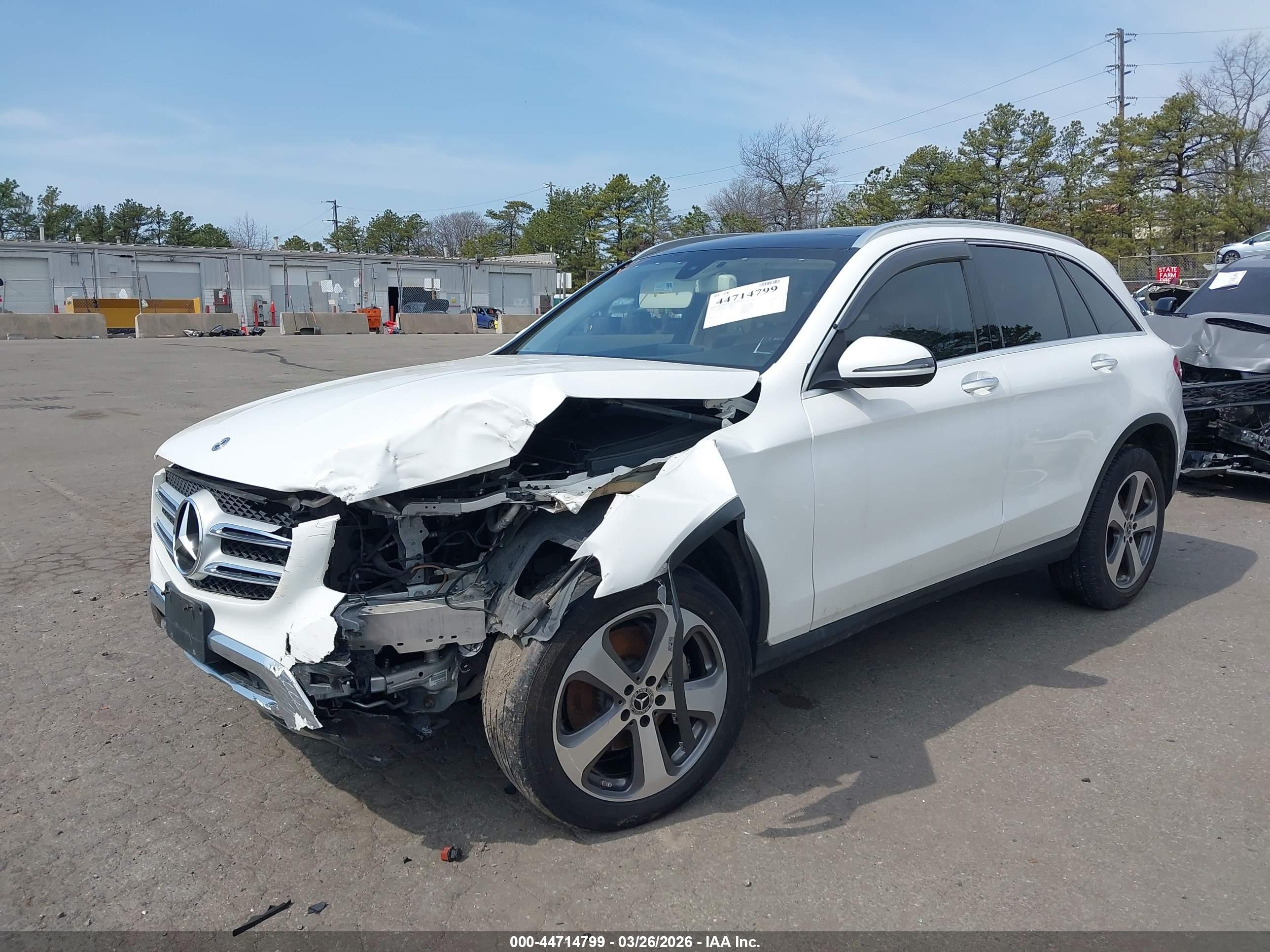 MERCEDES-BENZ GLC image 2
