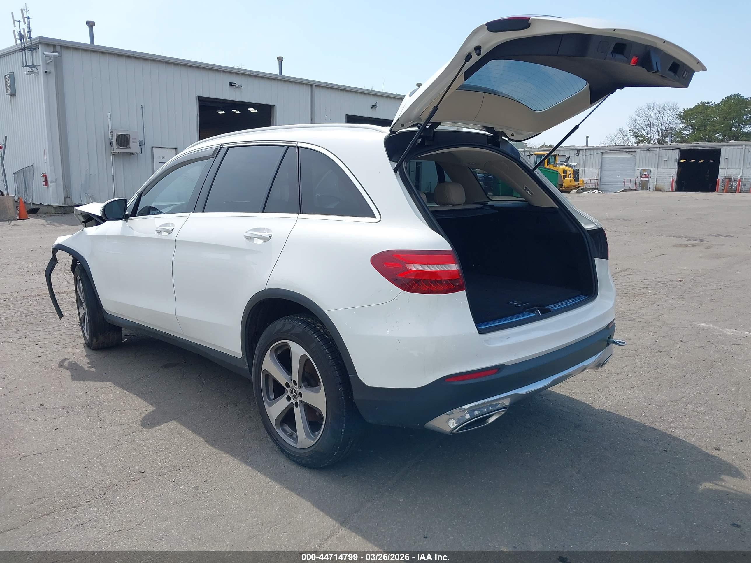 MERCEDES-BENZ GLC image 3