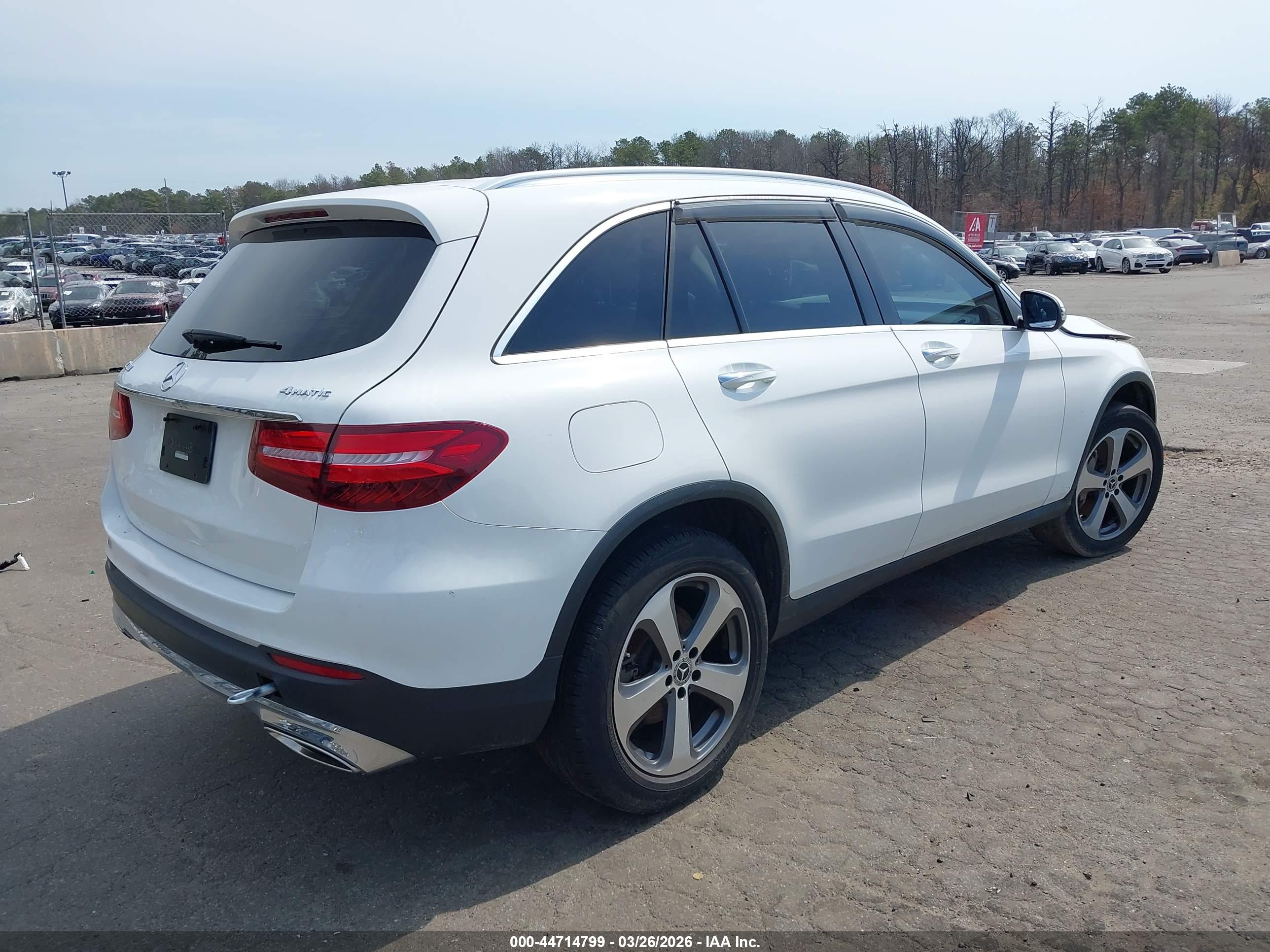 MERCEDES-BENZ GLC image 4