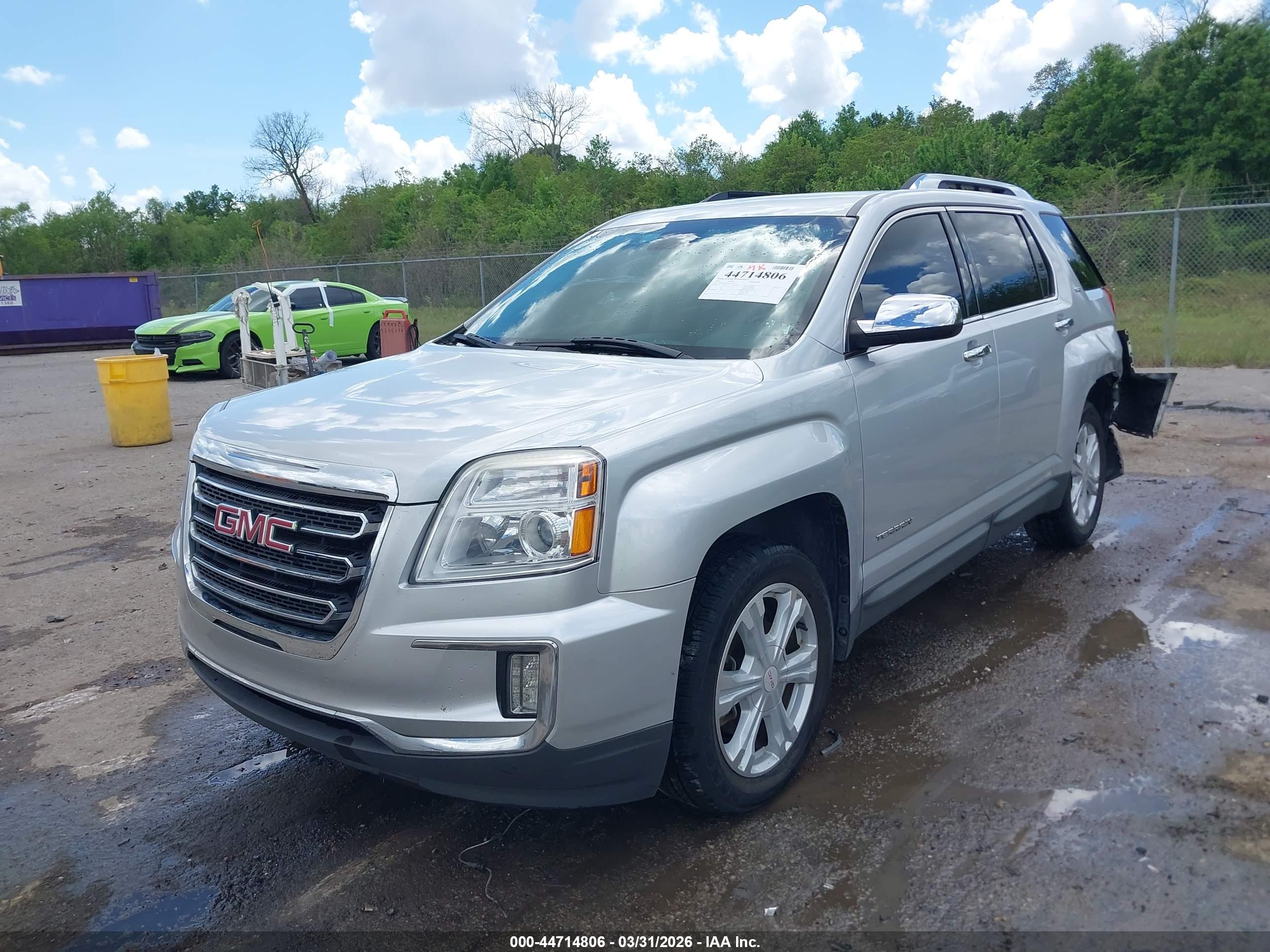 GMC TERRAIN image 2