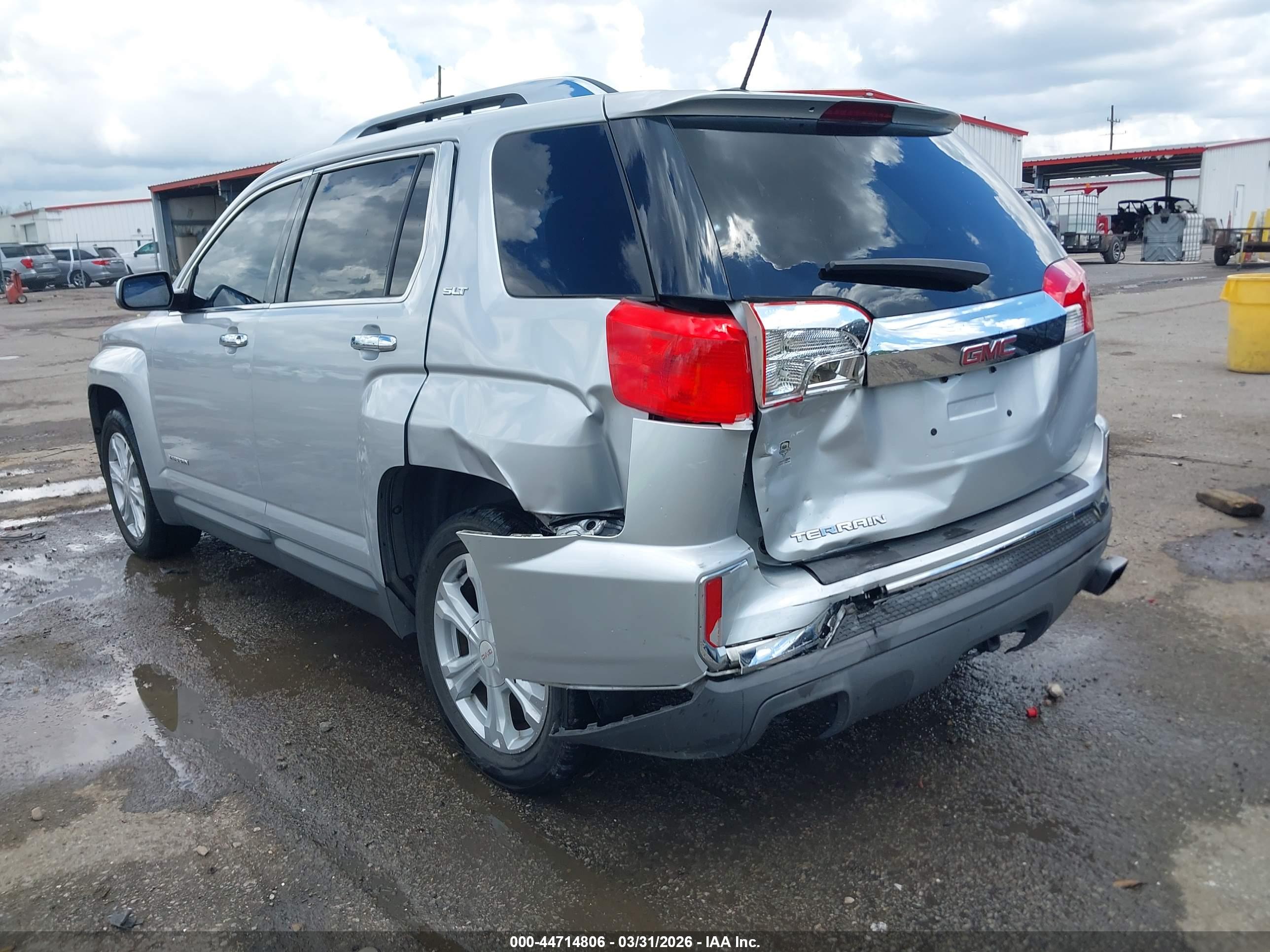 GMC TERRAIN image 6