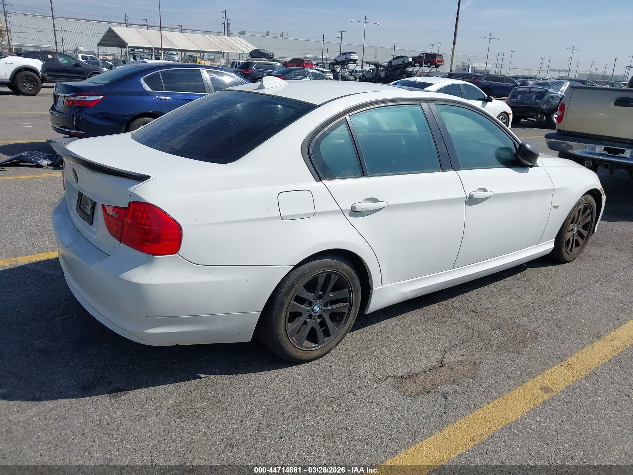 BMW 328I image 4