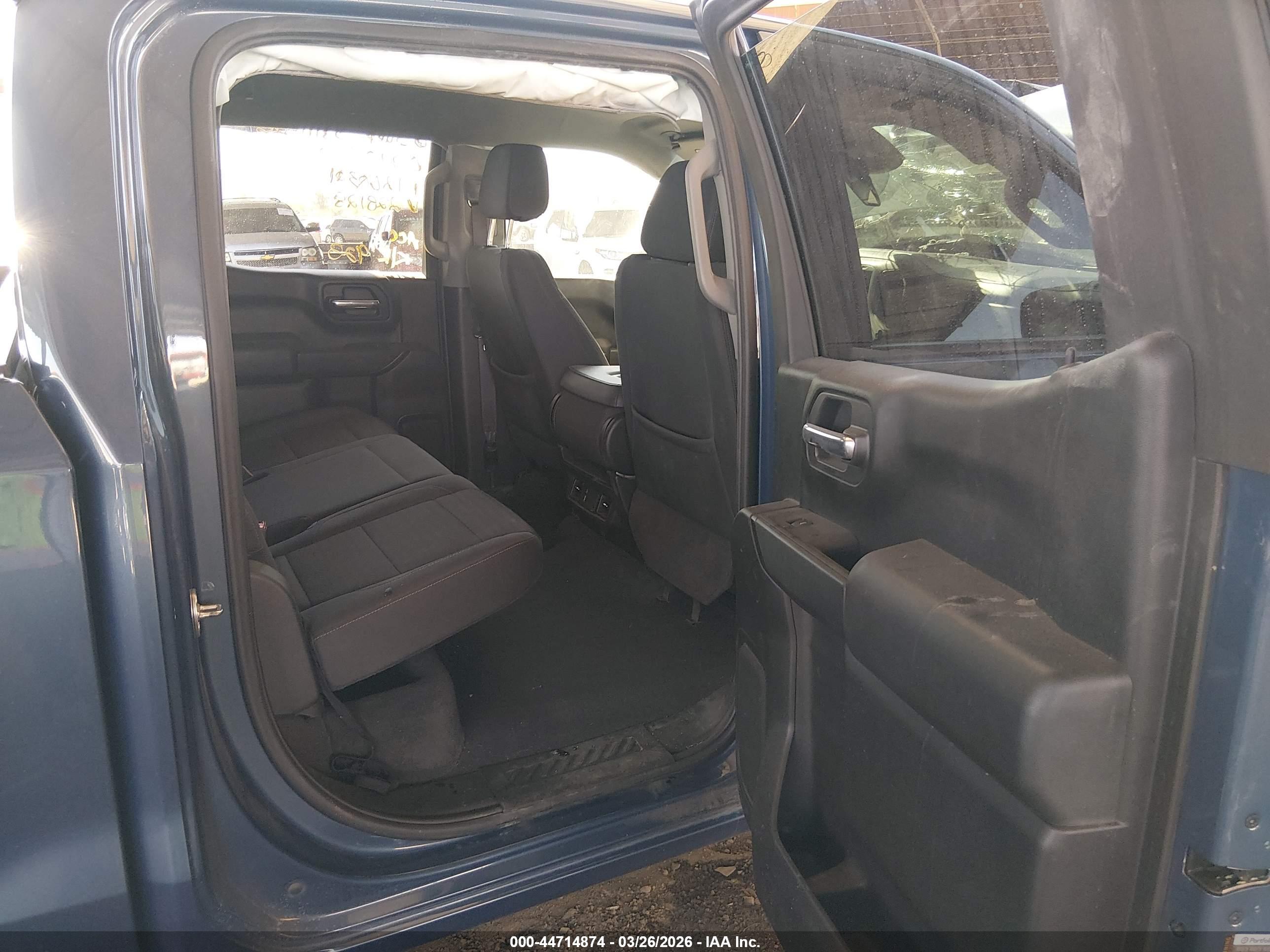CHEVROLET SILVERADO image 8