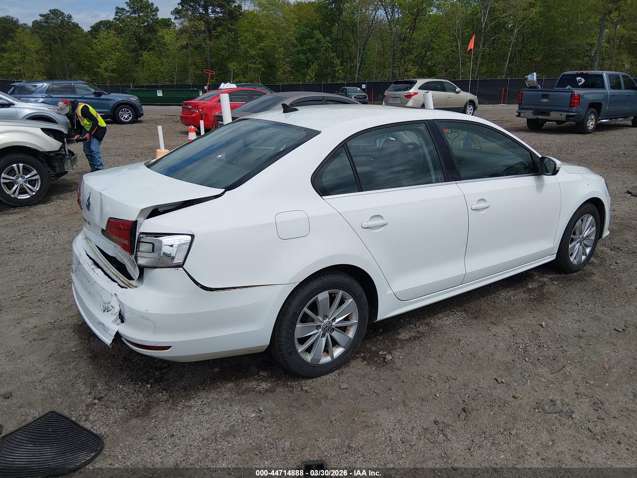 VOLKSWAGEN JETTA image 4