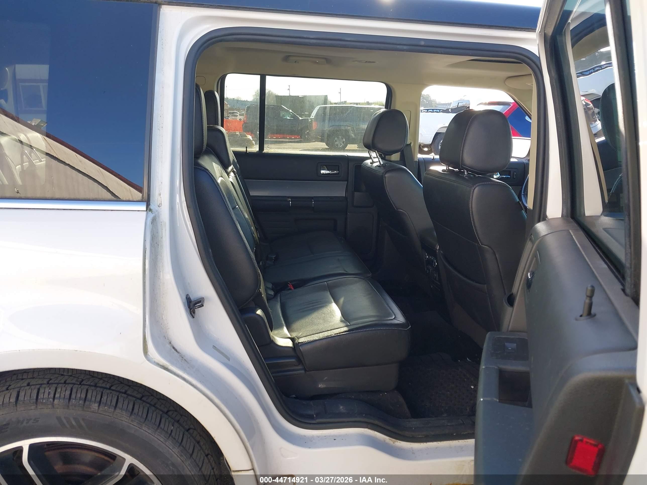 FORD FLEX image 8