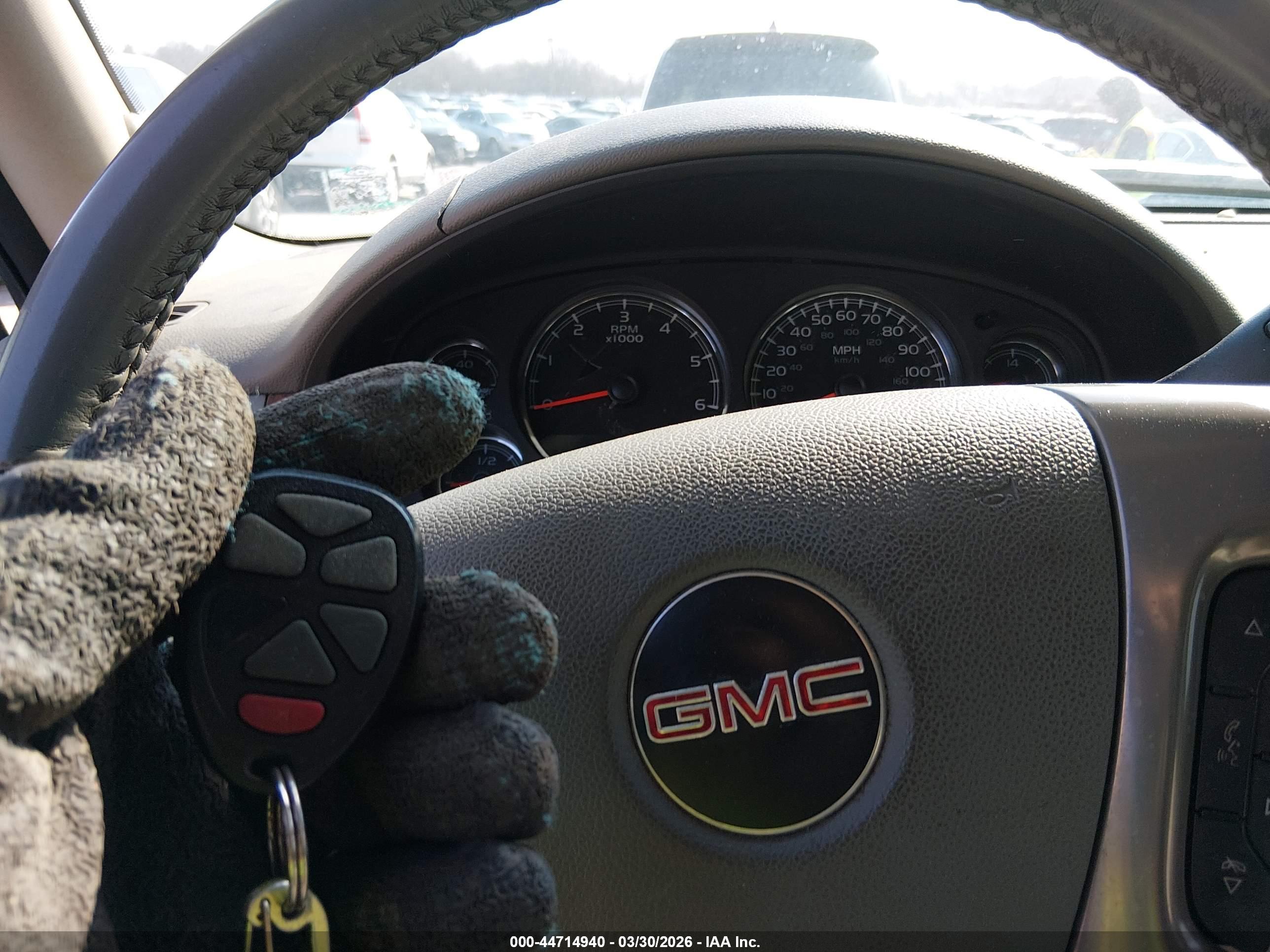 GMC YUKON image 11