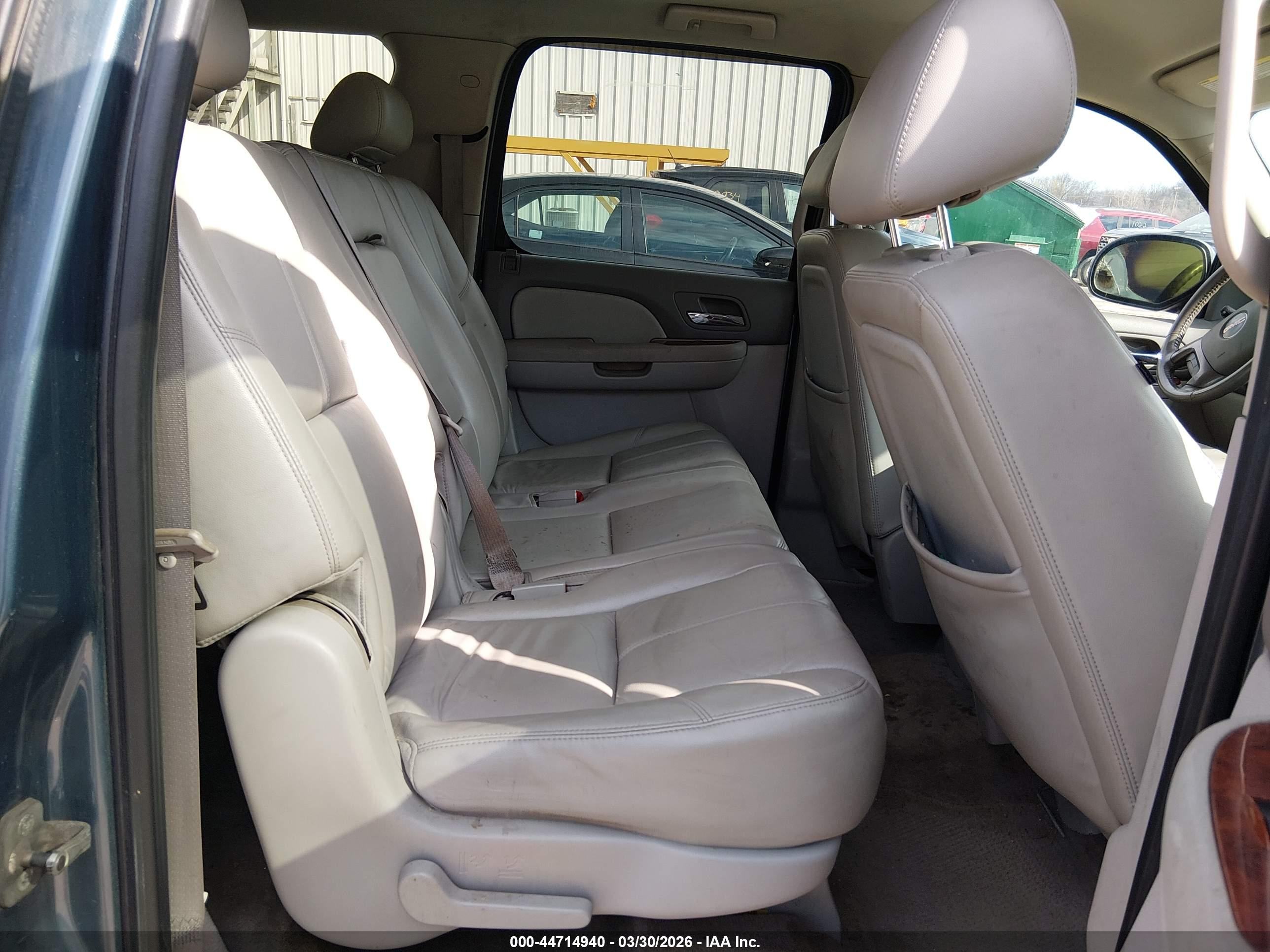 GMC YUKON image 8