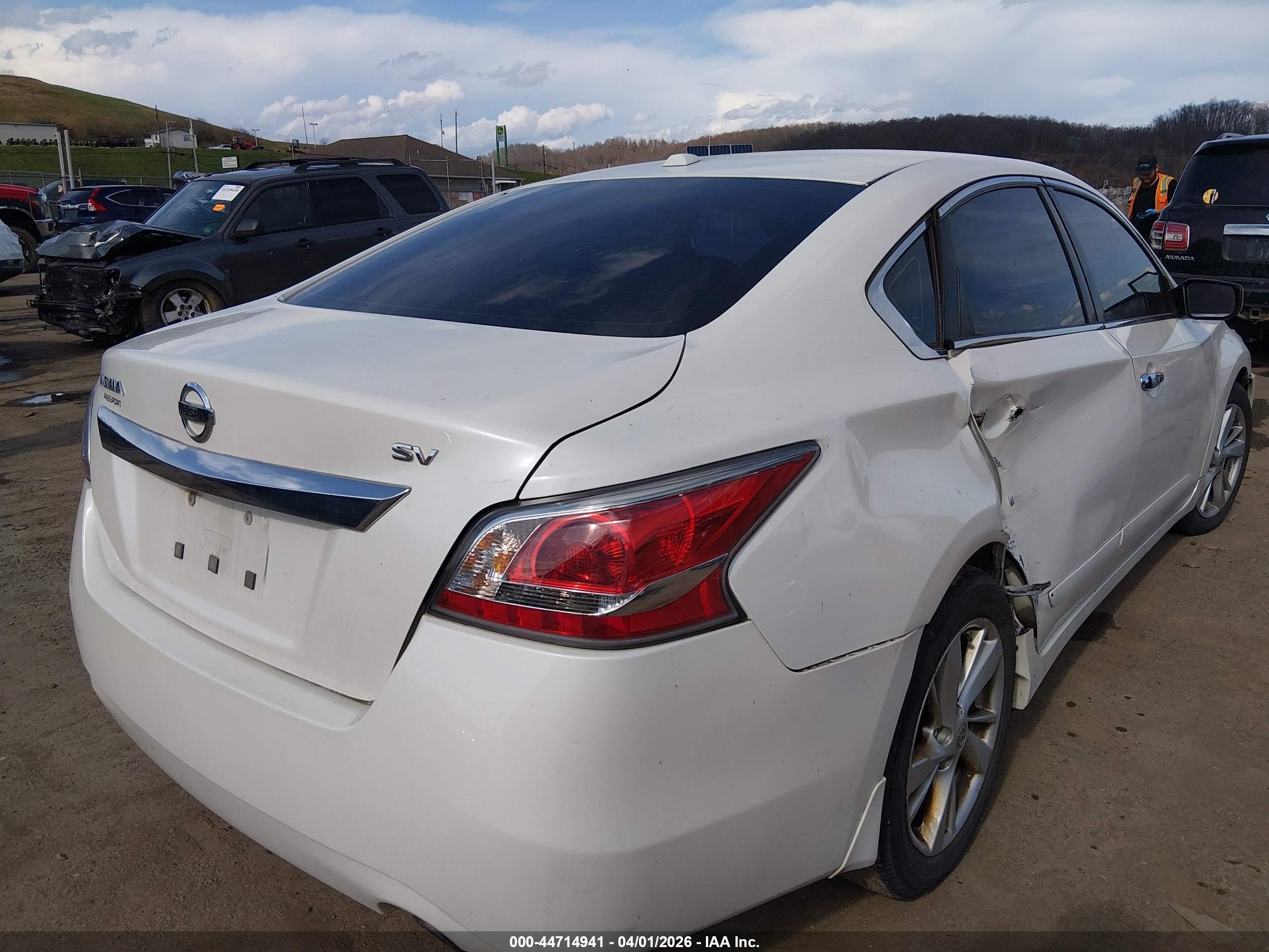 NISSAN ALTIMA image 4