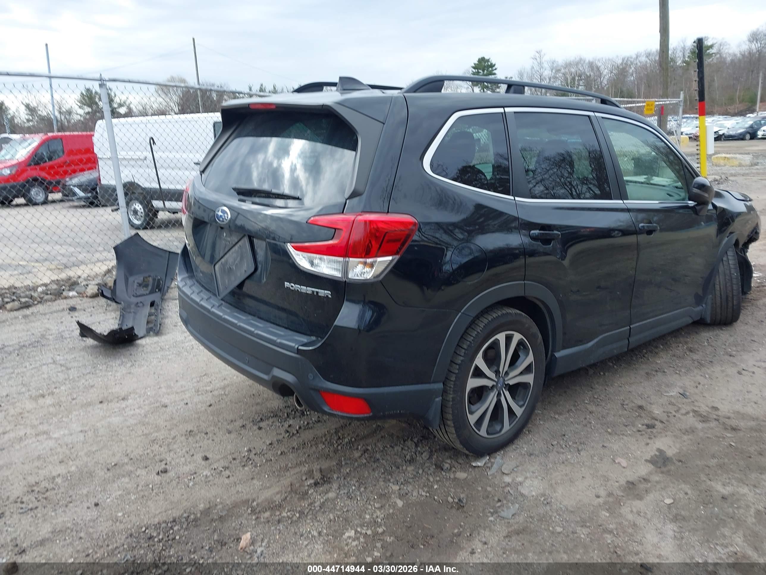SUBARU FORESTER image 4