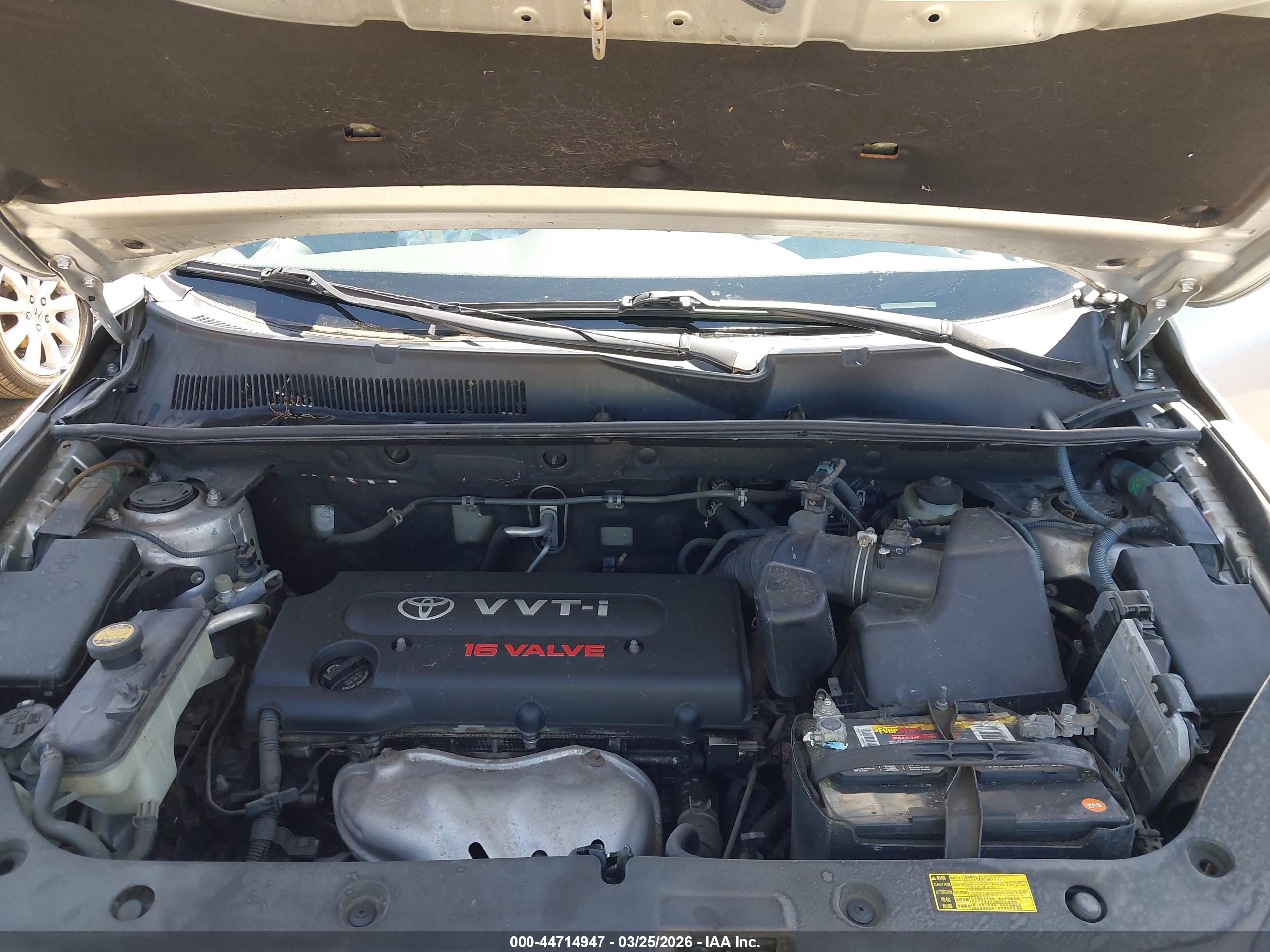 TOYOTA RAV4 image 10