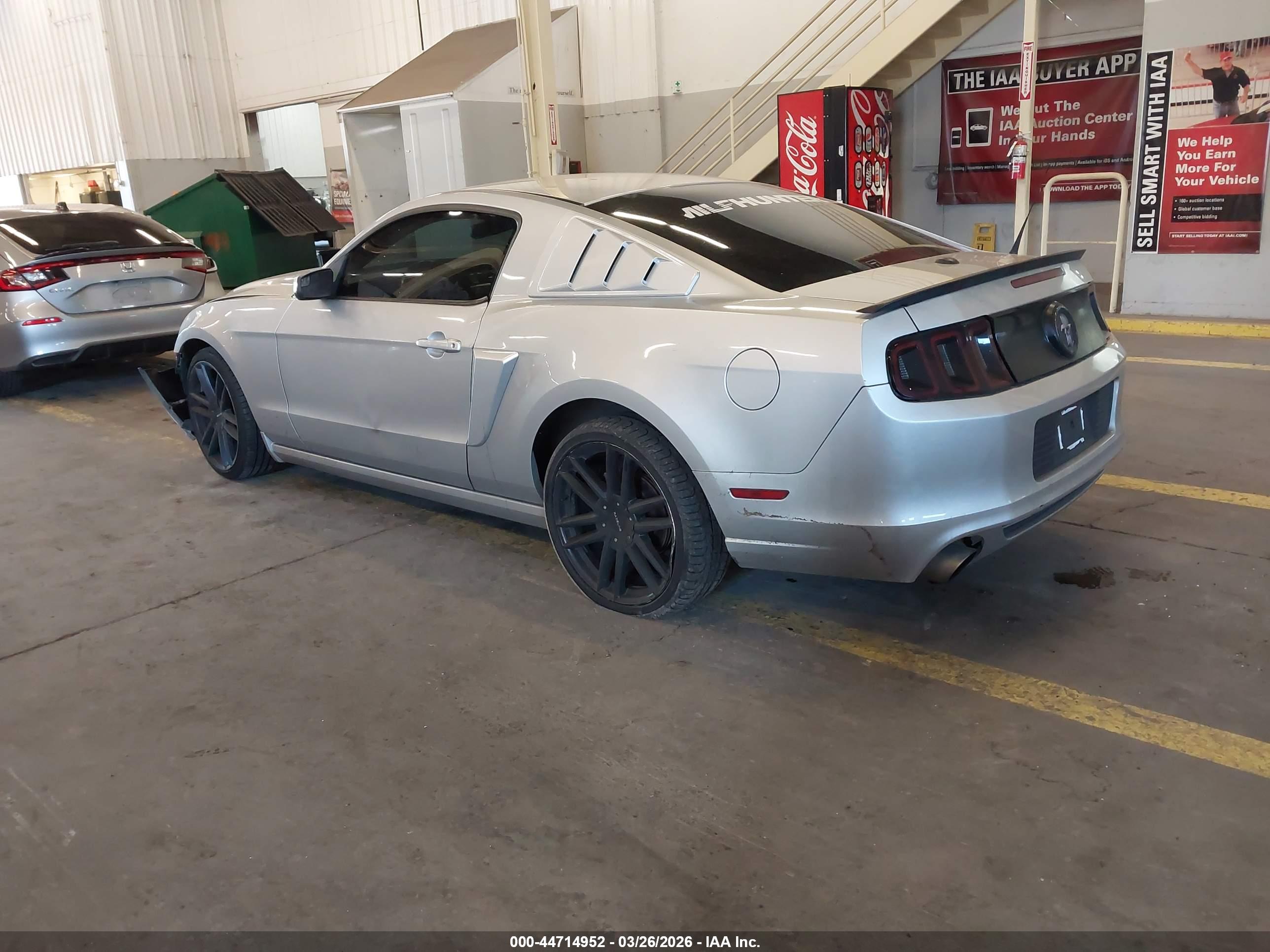 FORD MUSTANG image 3