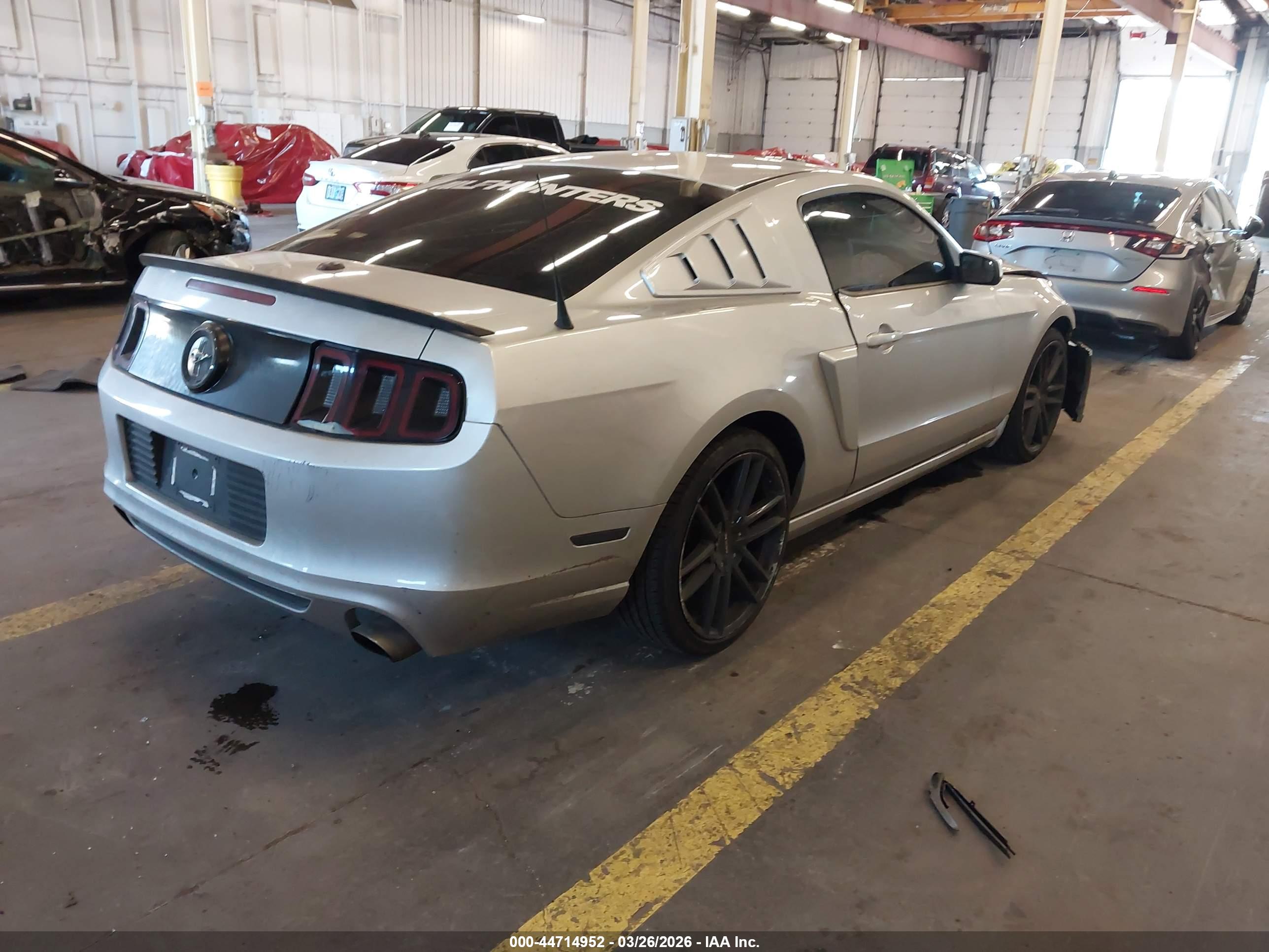 FORD MUSTANG image 4