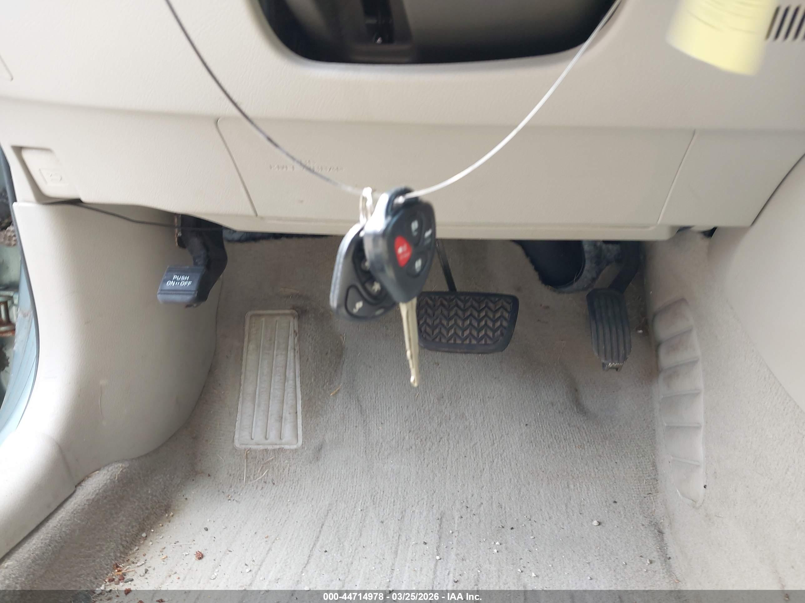 TOYOTA CAMRY image 11
