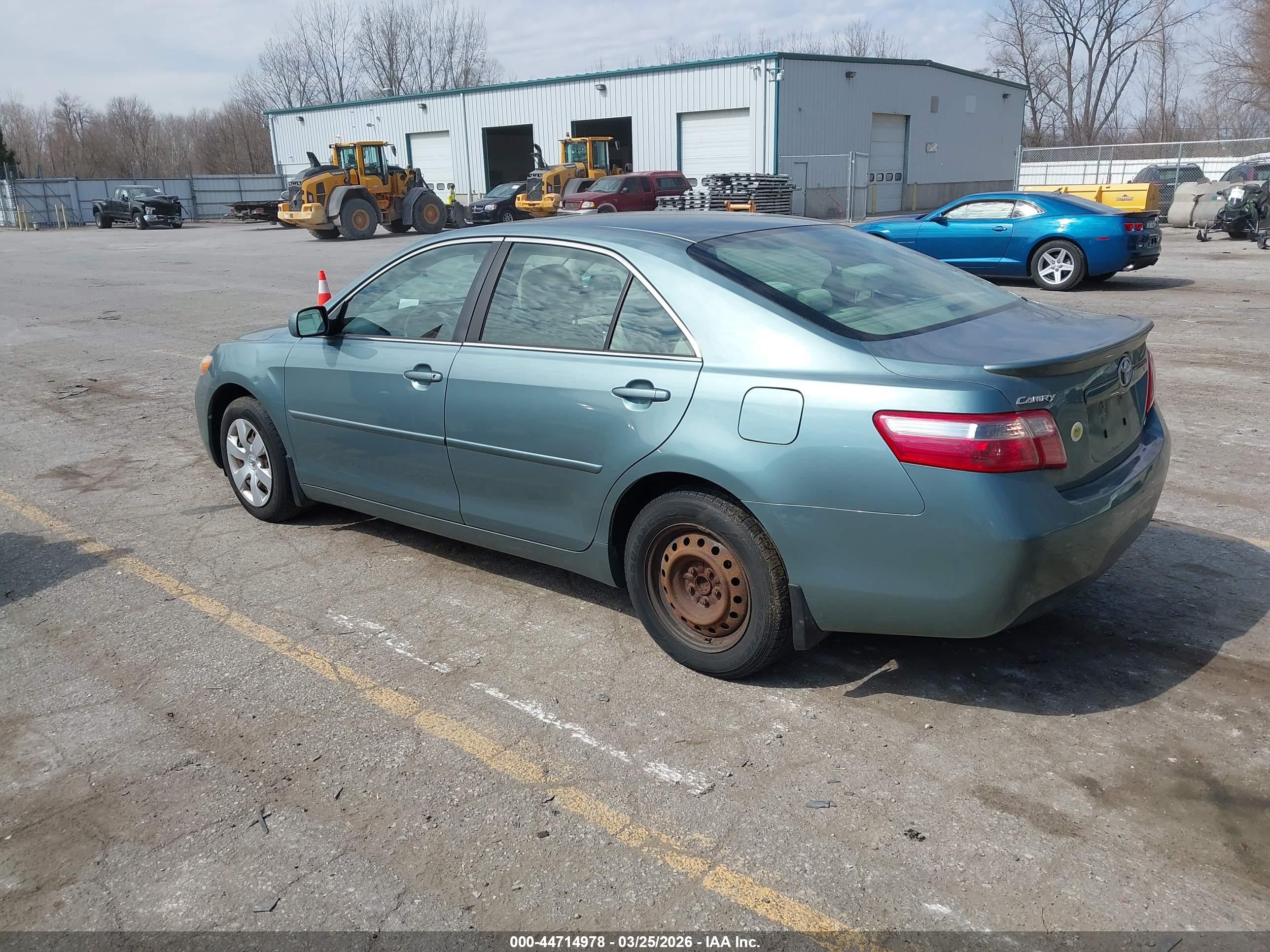 TOYOTA CAMRY image 3