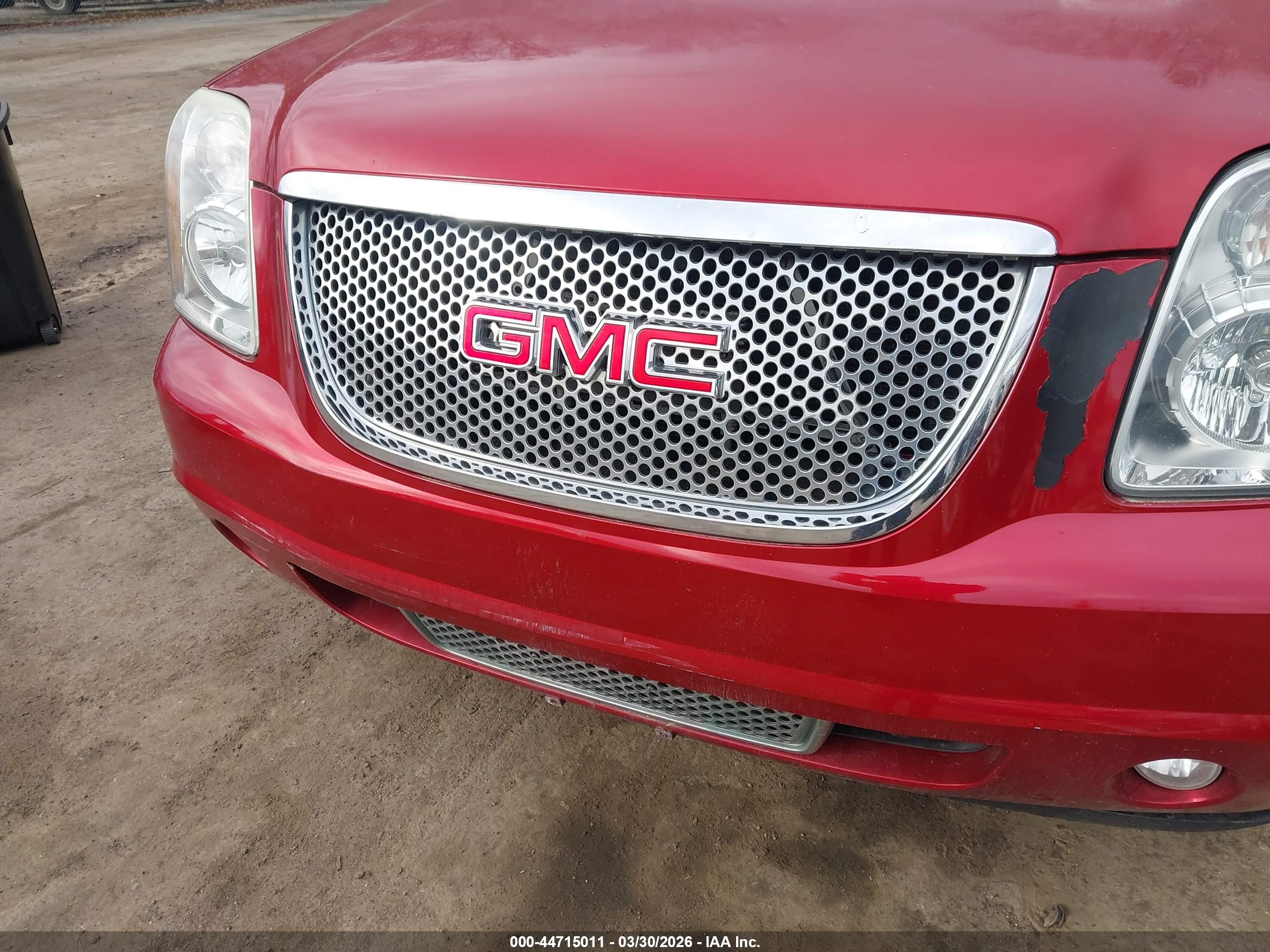 GMC YUKON image 6