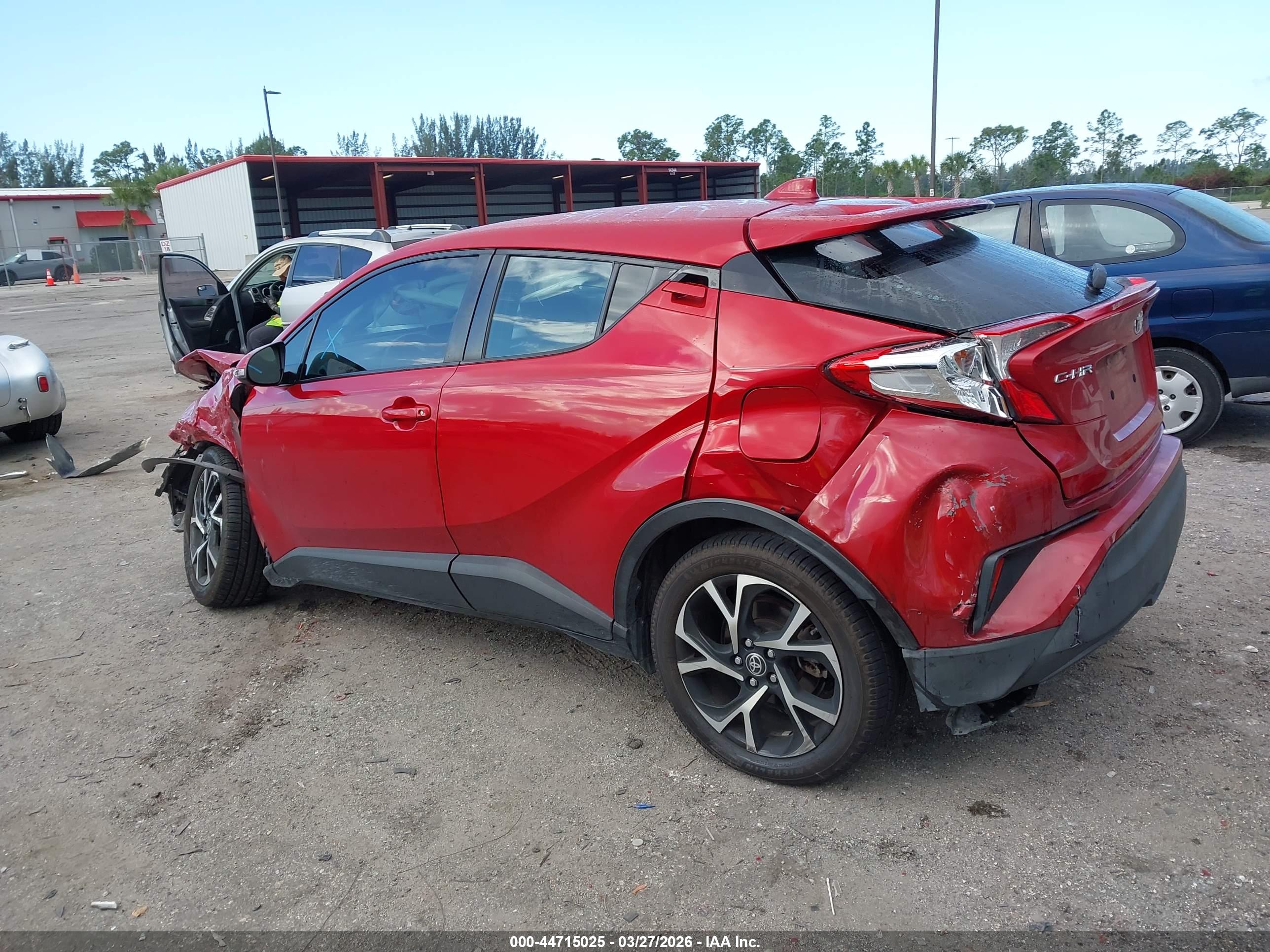 TOYOTA C-HR image 3