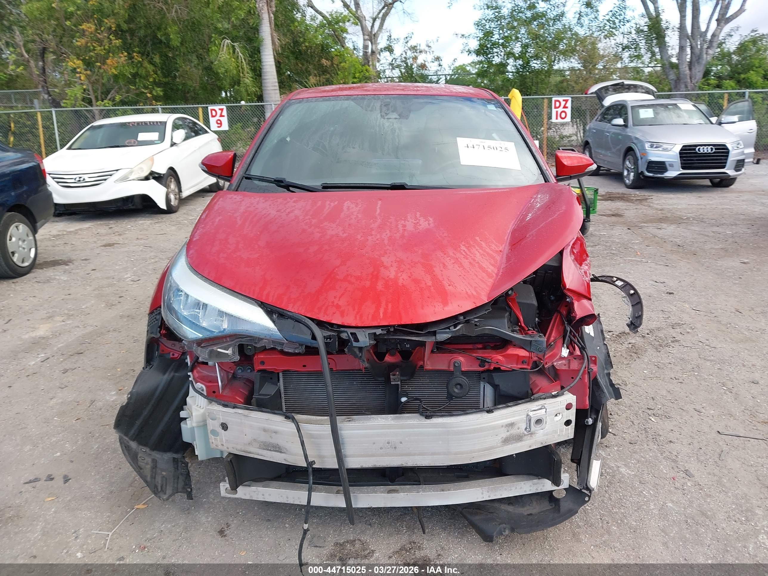 TOYOTA C-HR image 6