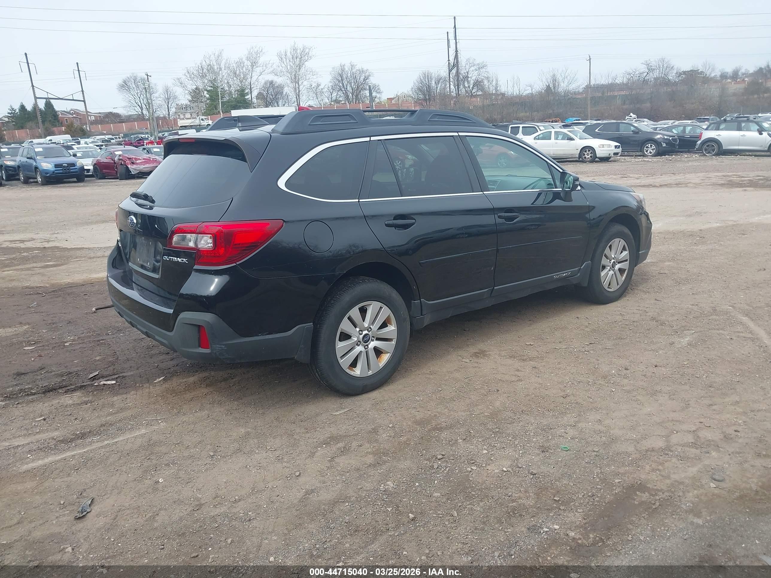 SUBARU OUTBACK image 4