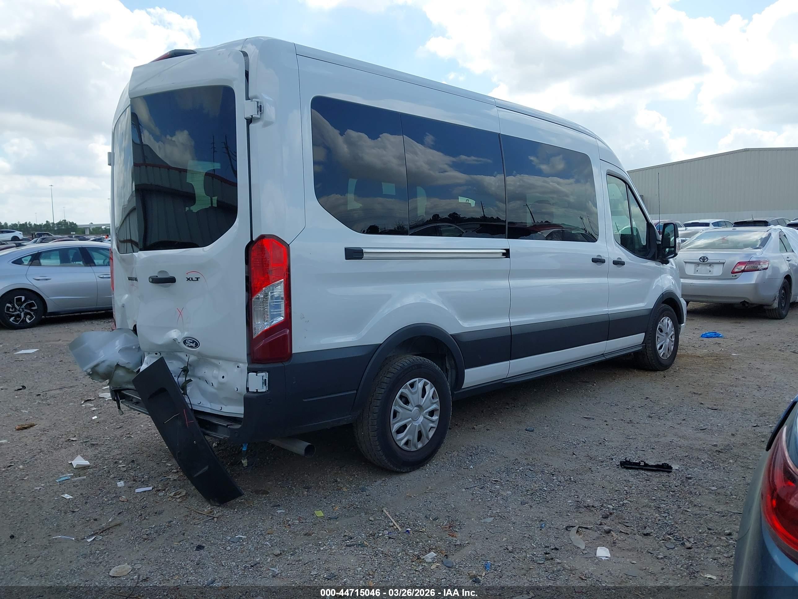FORD TRANSIT-350 image 4