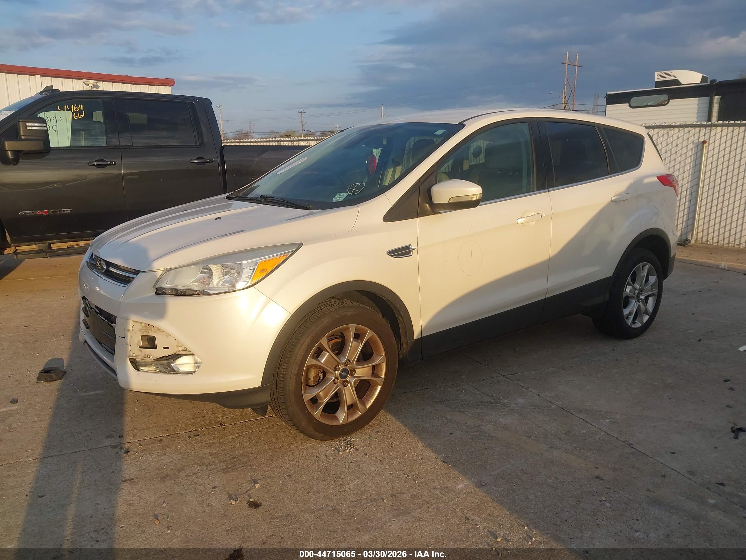 FORD ESCAPE image 2