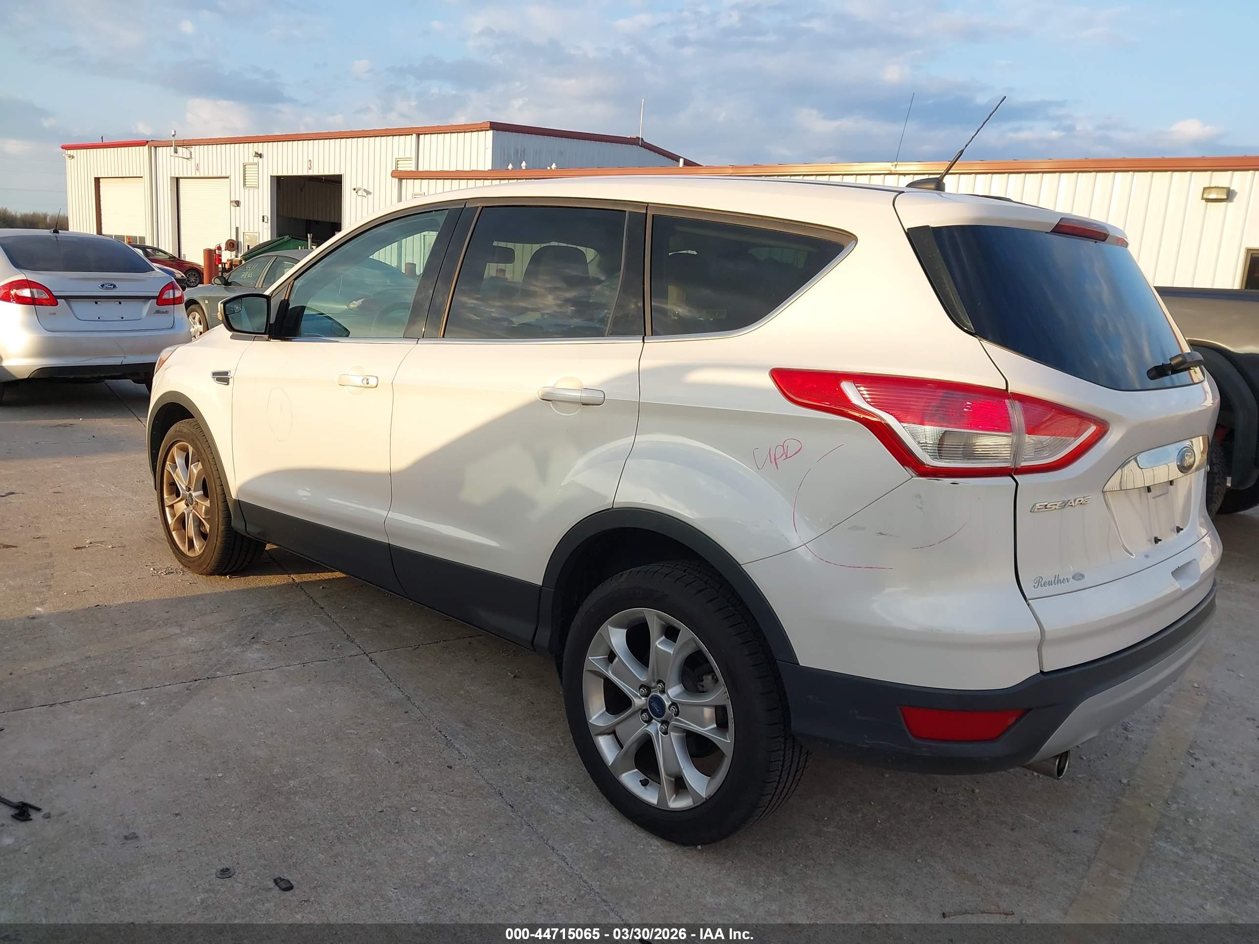 FORD ESCAPE image 3