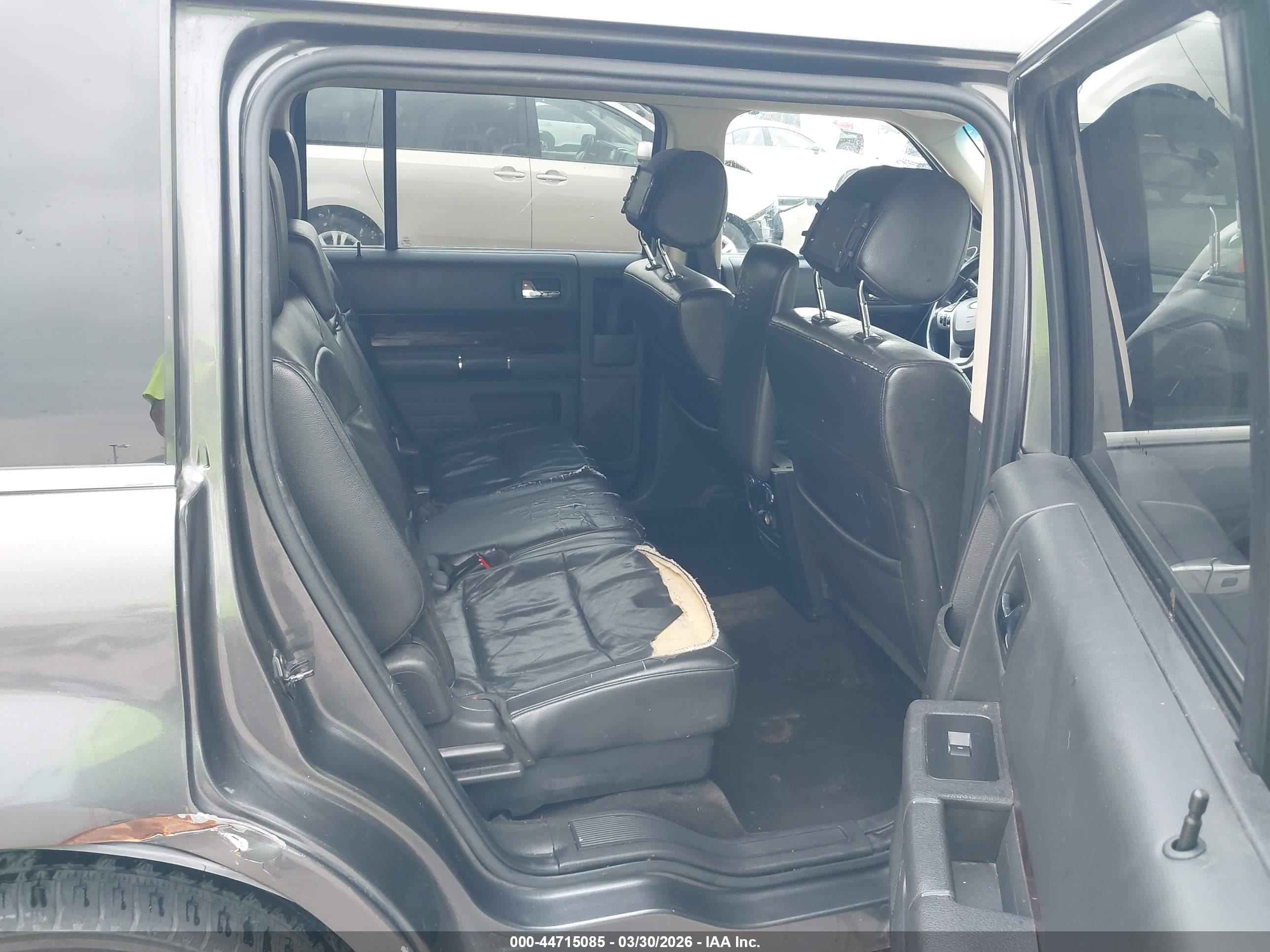 FORD FLEX image 8
